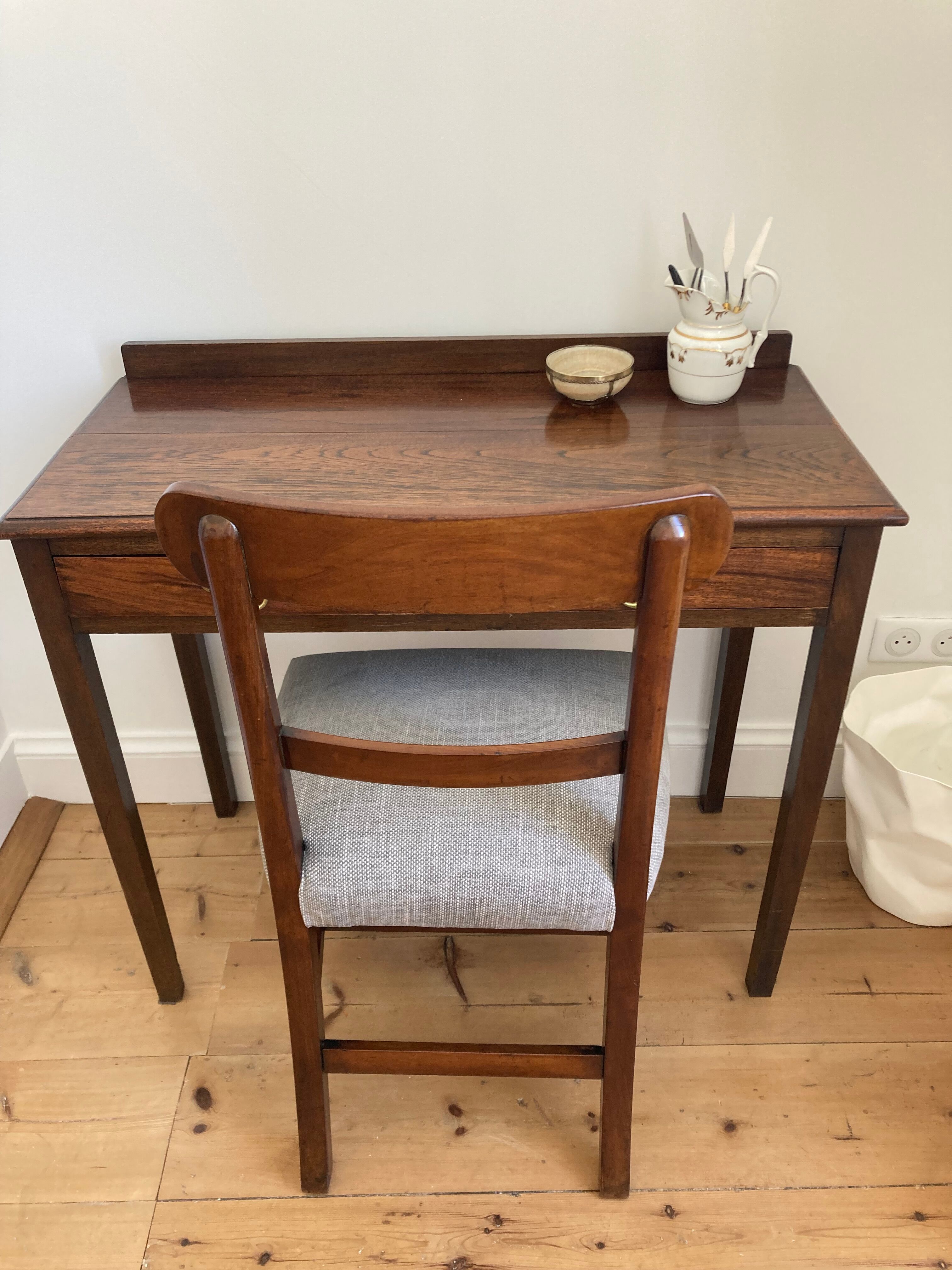 English desk