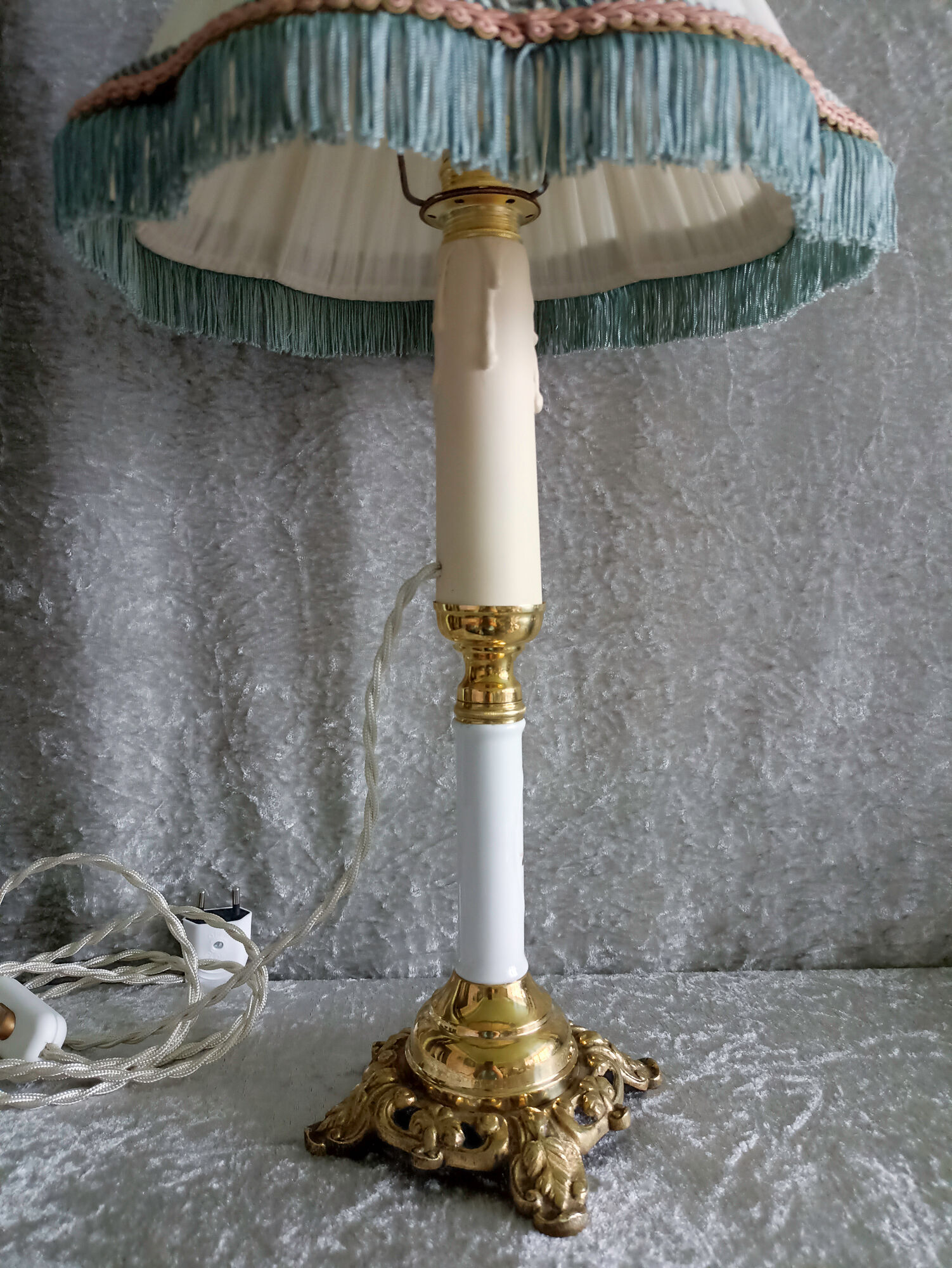 Antique lamp in bronze and ceramic
