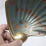 Shell cup in enameled brass