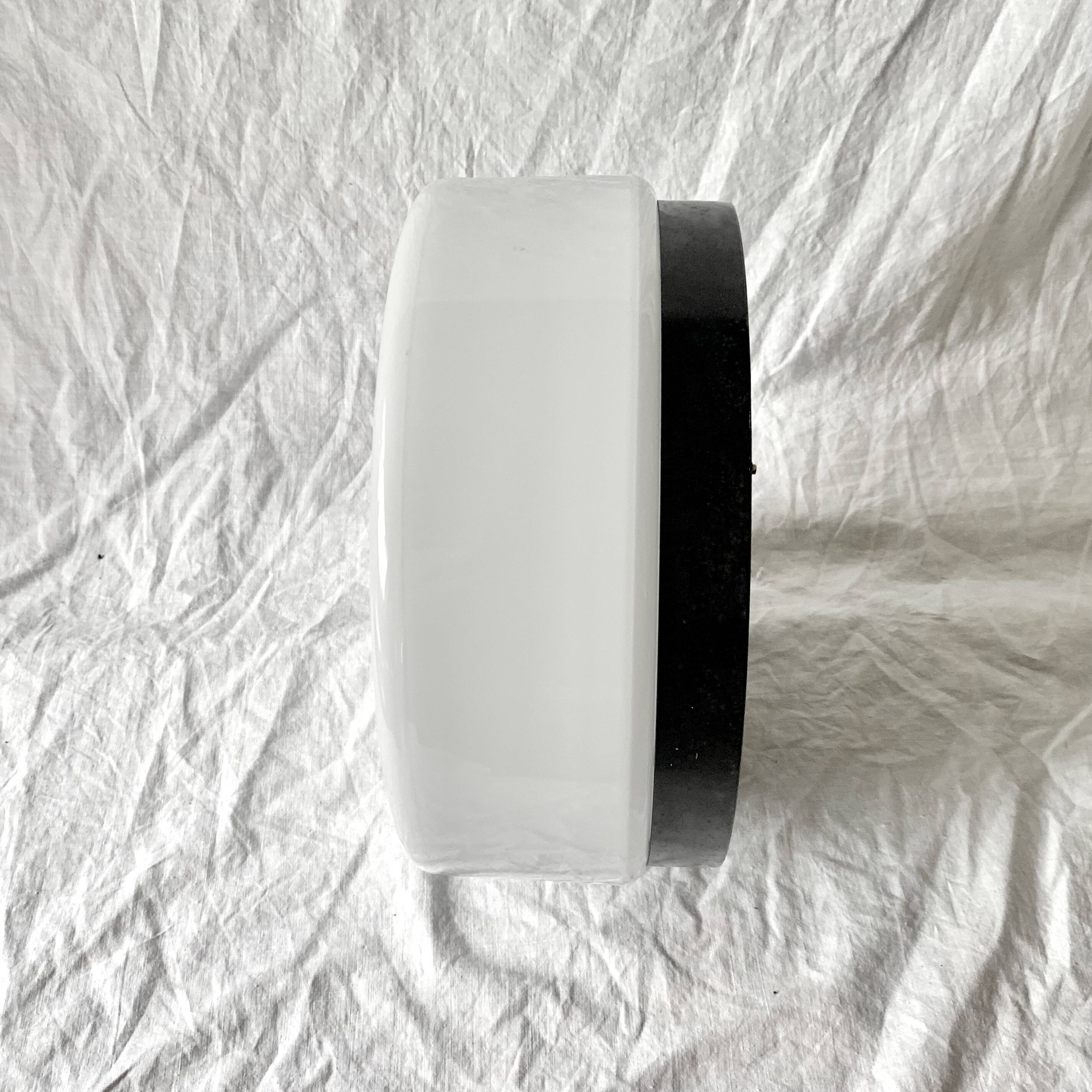 Vintage round ceiling light in white opaline and Bakelite