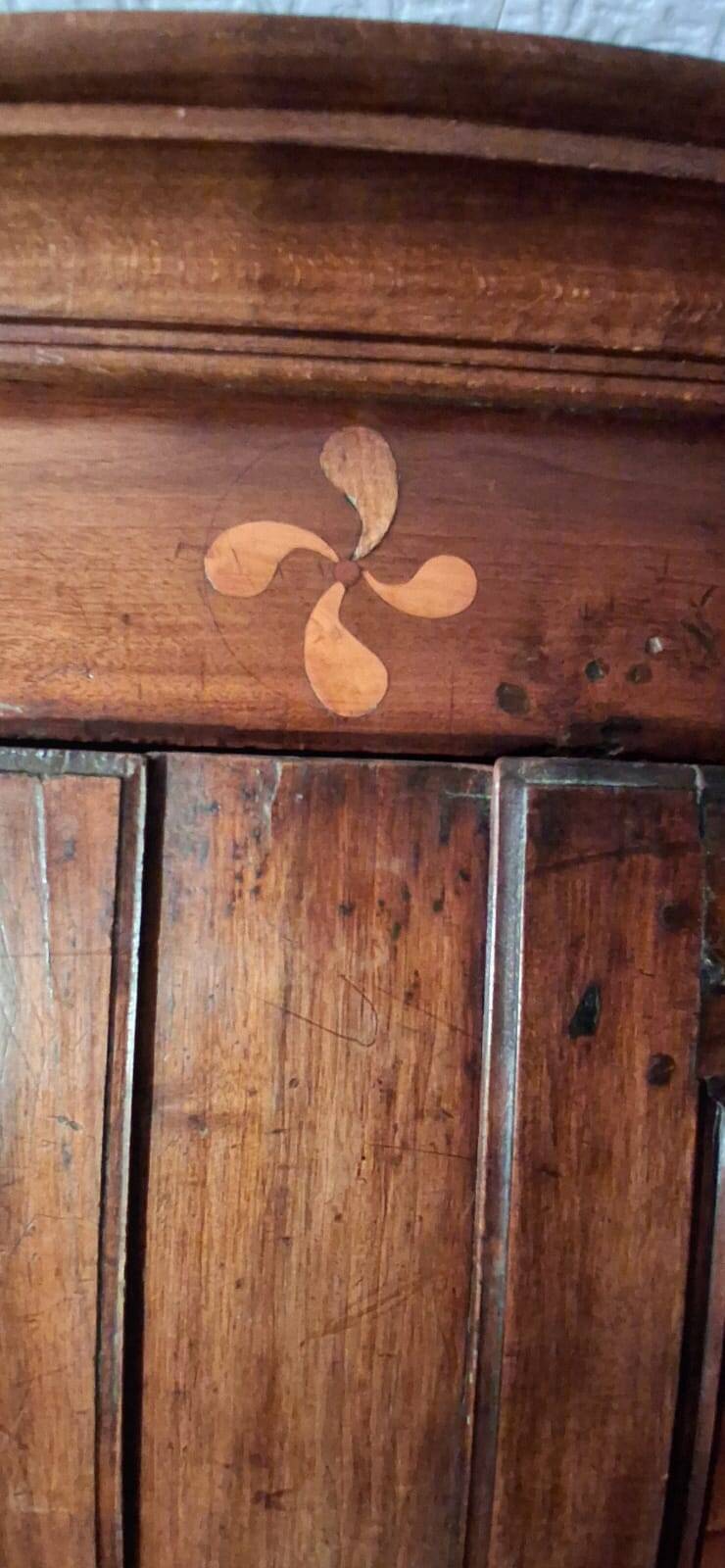 18th-century Malouine wardrobe, in walnut.