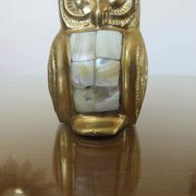 Owl, owl in golden brass and mother-of-pearl 70s