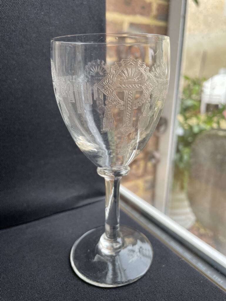 8 guilloché footed glasses – Art Nouveau