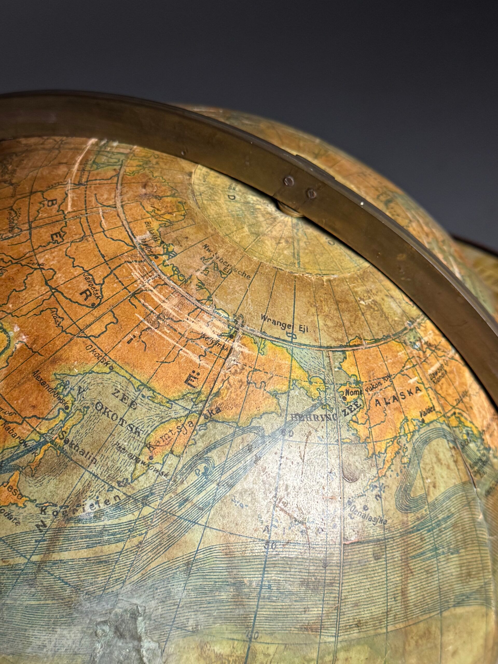 Globe G. Thomas Paris