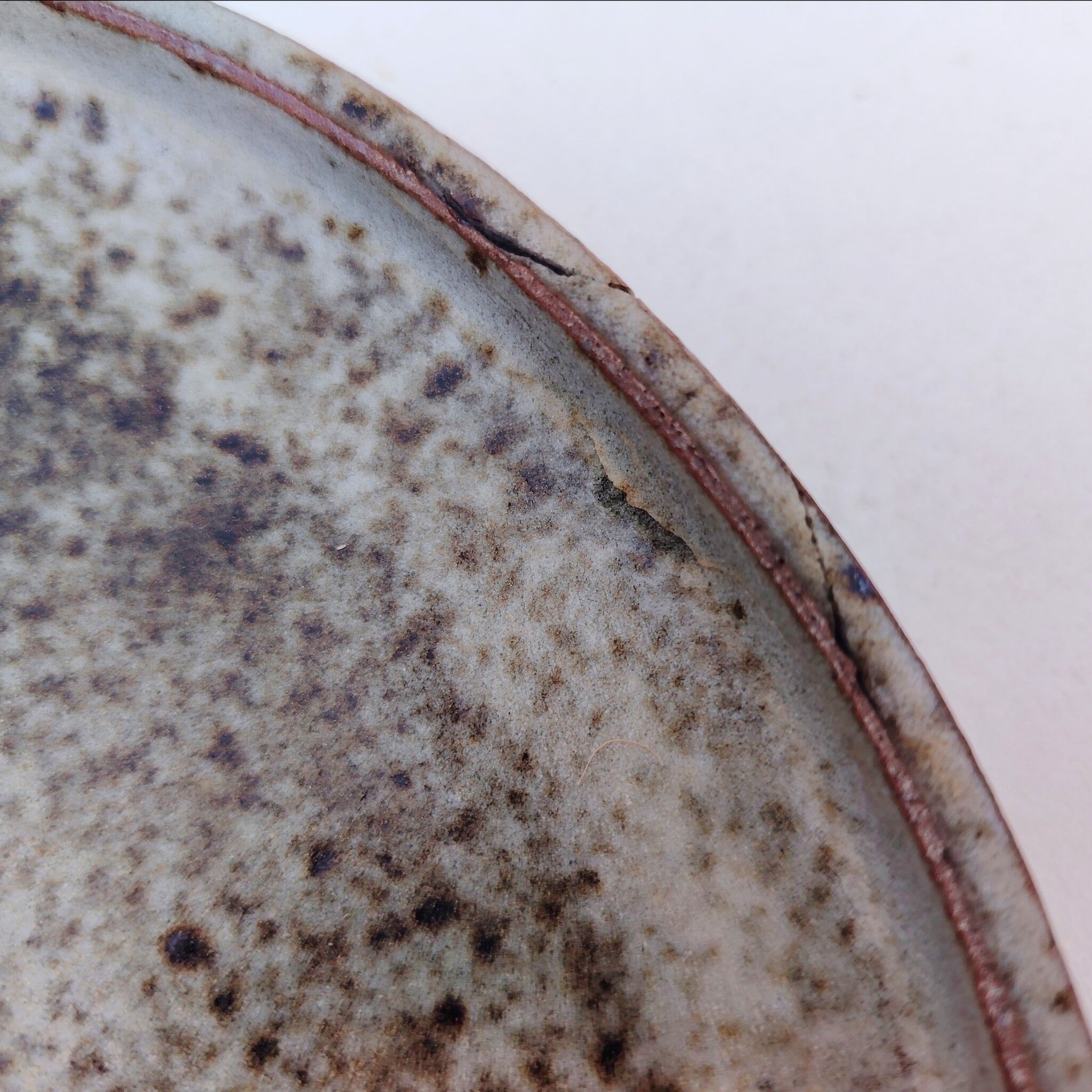 4 flat plates, ceramic, Chantal & Thierry Robert