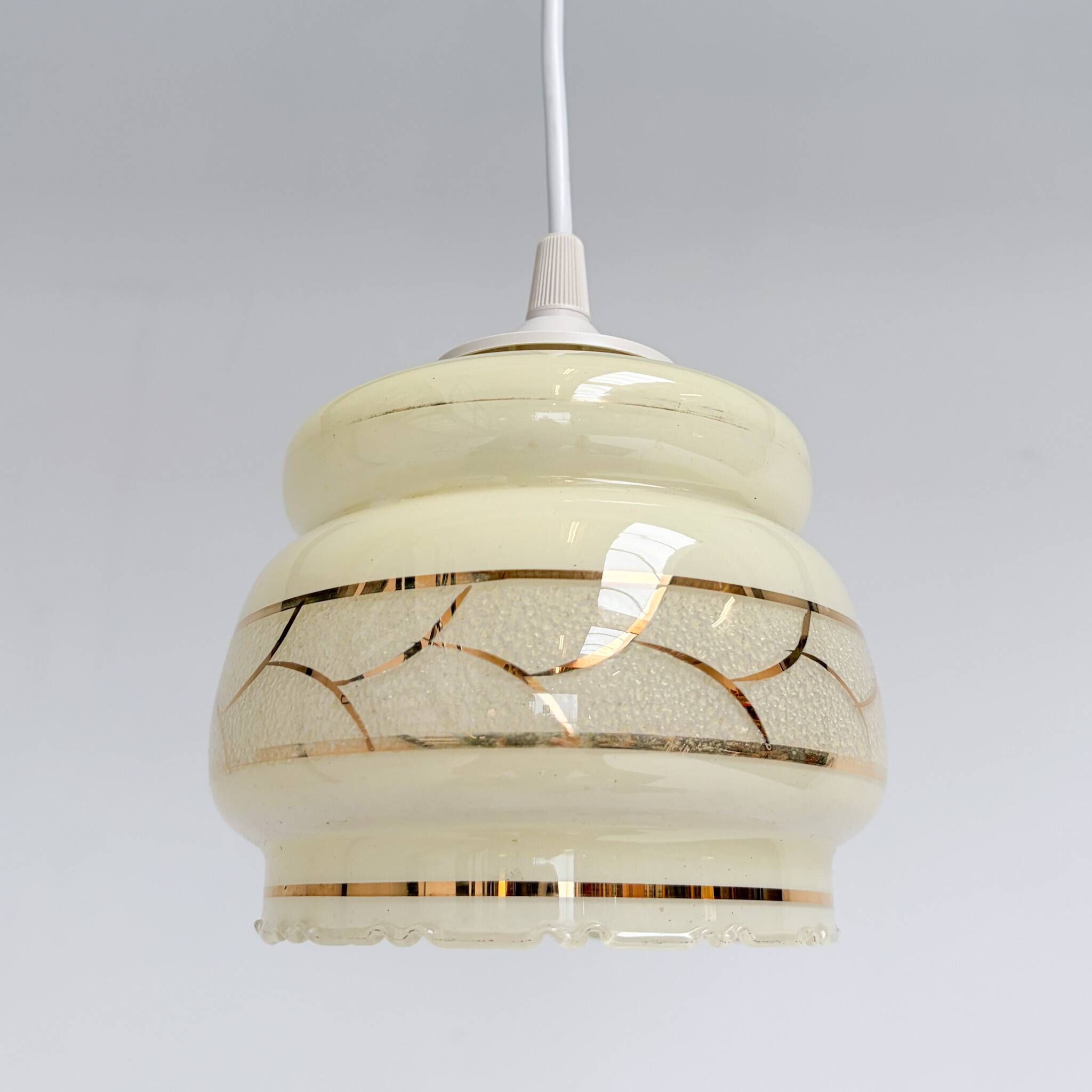 Evoking memories and enjoying a major comeback: this beige-colored glass ce