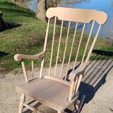 Rocking chair in raw beech