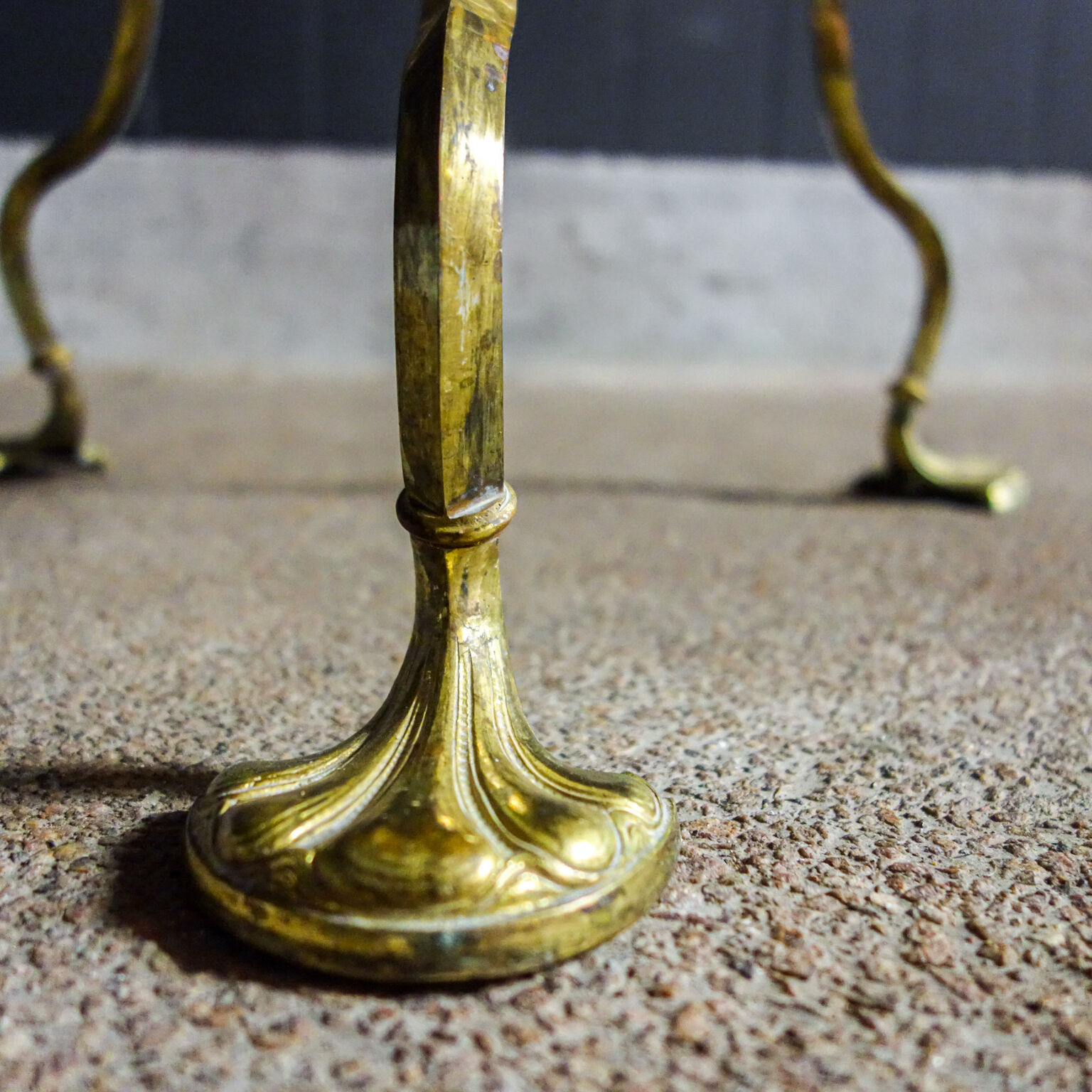 Art nouveau floor lamp with alabaster top - gold