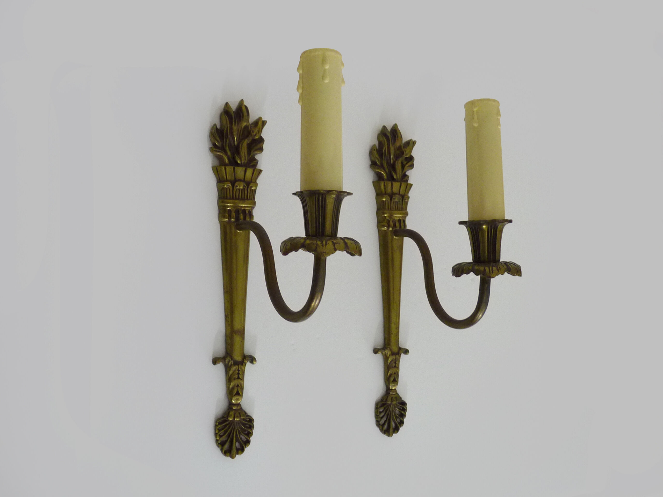 Old pair of wall sconces pot à feu, bronze, year 50 60