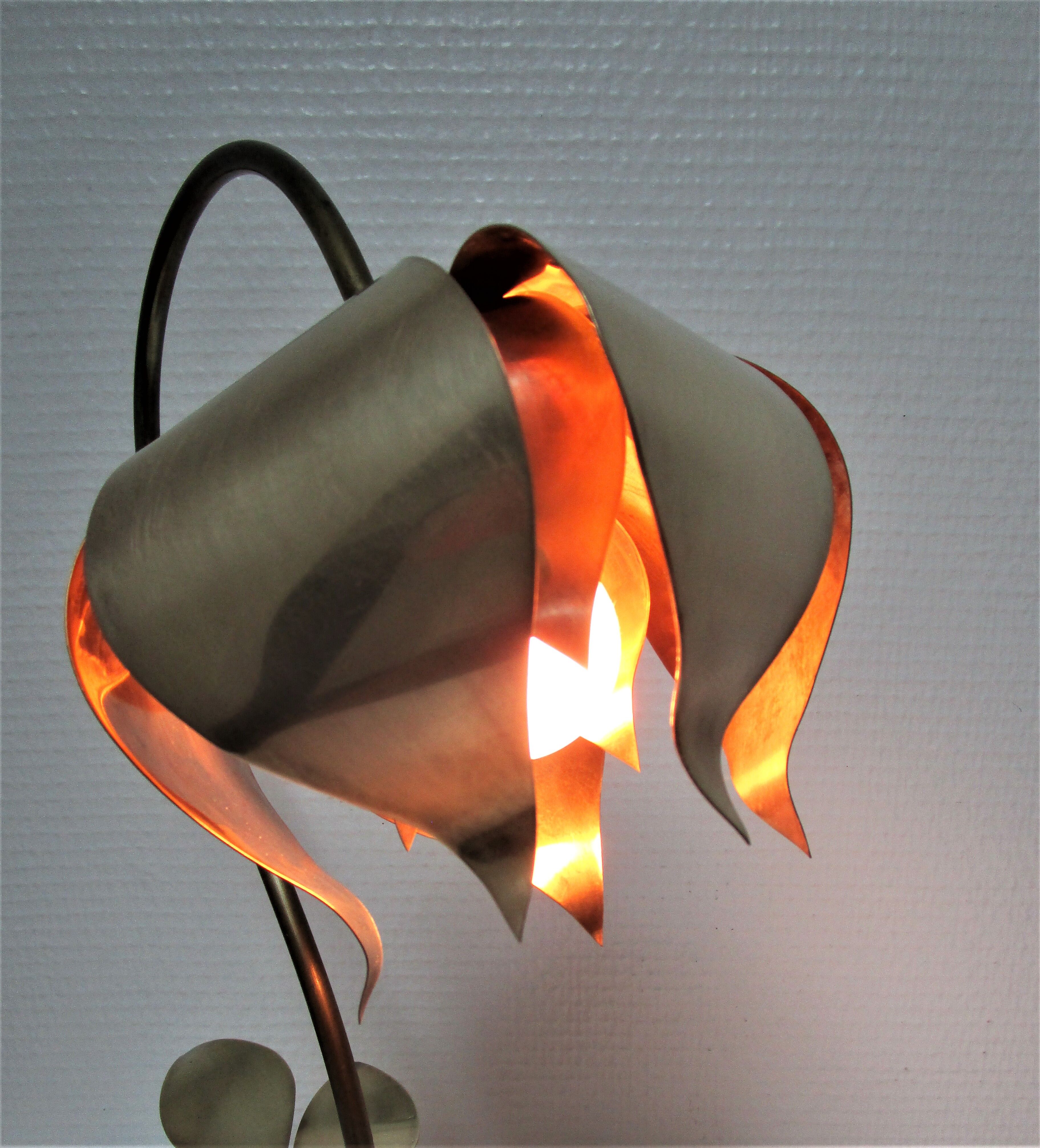 Stylized lotus flower lamp vintage brass 70s