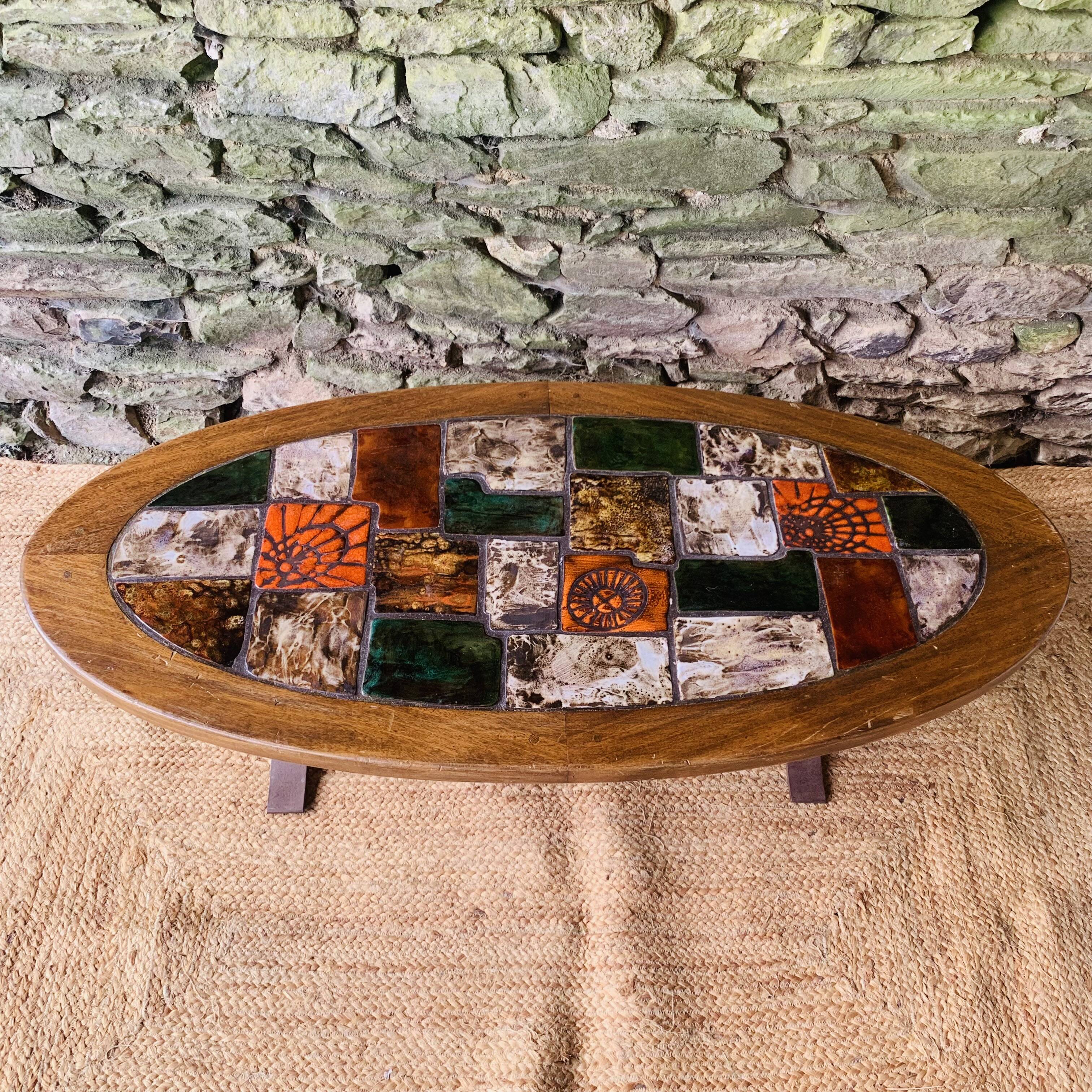 Table basse ovale vintage en céramique