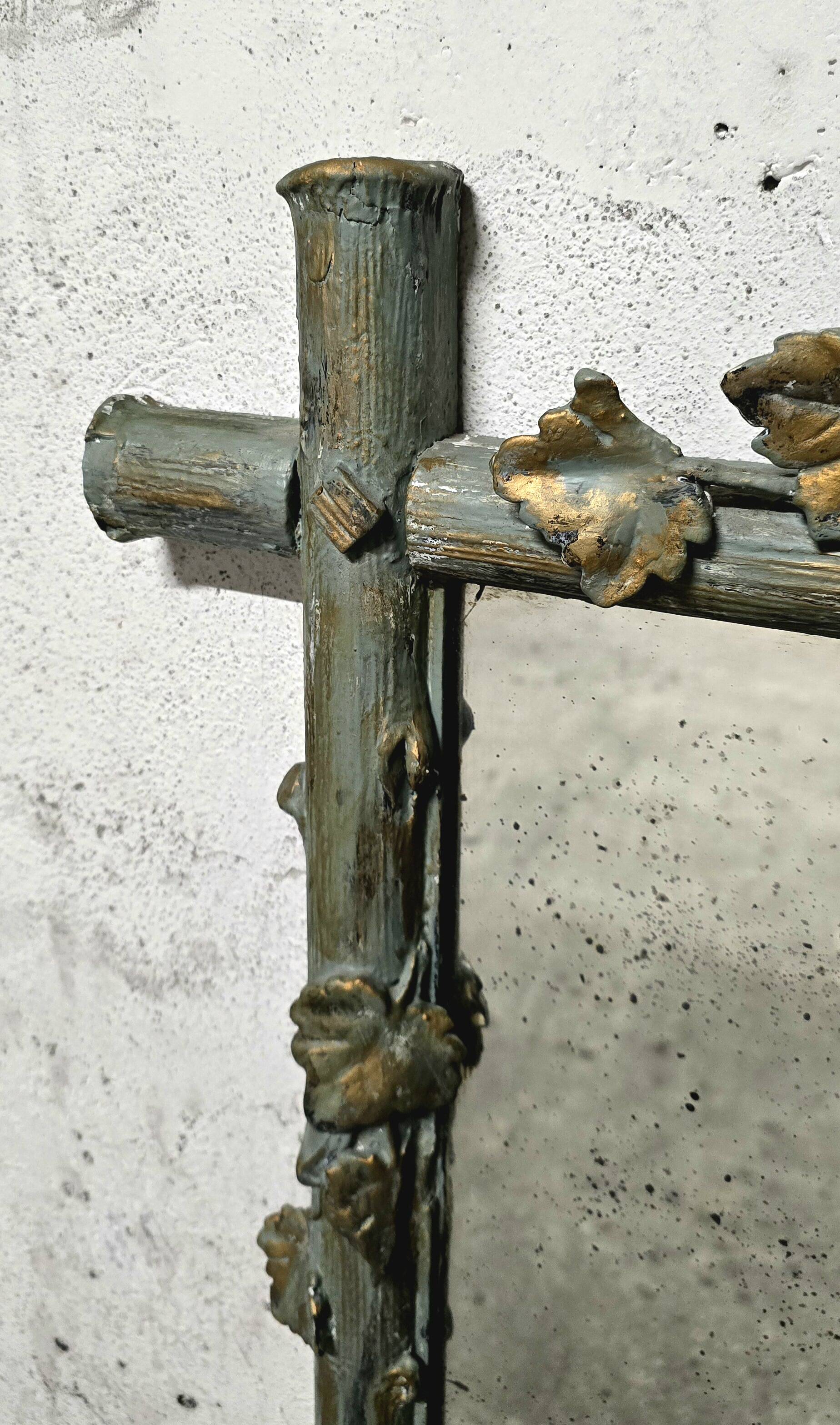 Large Wood and Patinated Stucco Mirror - Floral 1900s Period