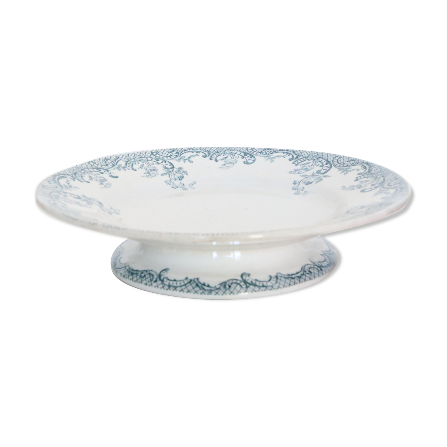 Plat sur piédouche, terre de fer, modèle Rocaille de Orchies, manufacture française