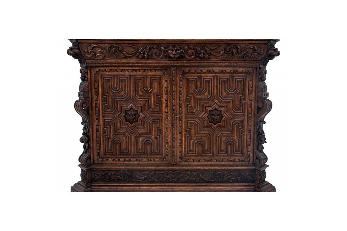 Buffet sculpté, France, vers 1880.