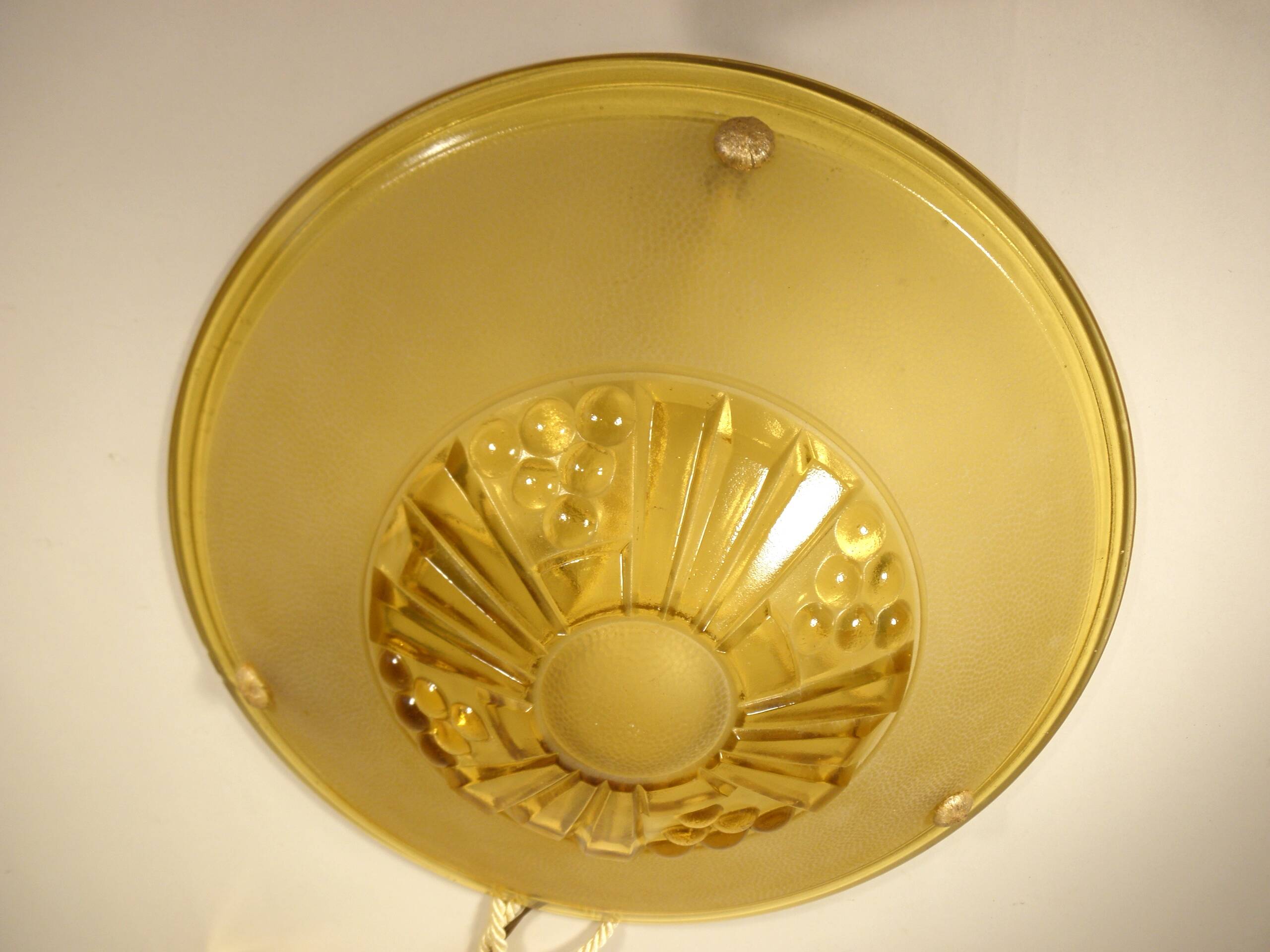 Art Deco basin suspension