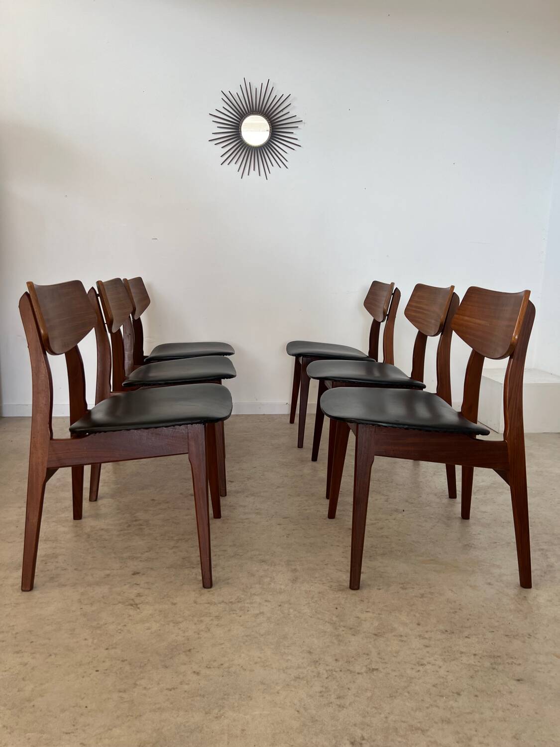 Set of 6 teak and black imitation leather chairs, Scandinavian design from the 70s vintage