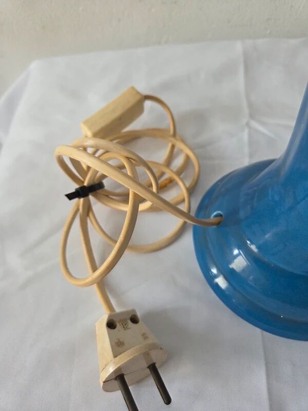 1980s wall lamp, hand with light globe, white ceramic - 80s design