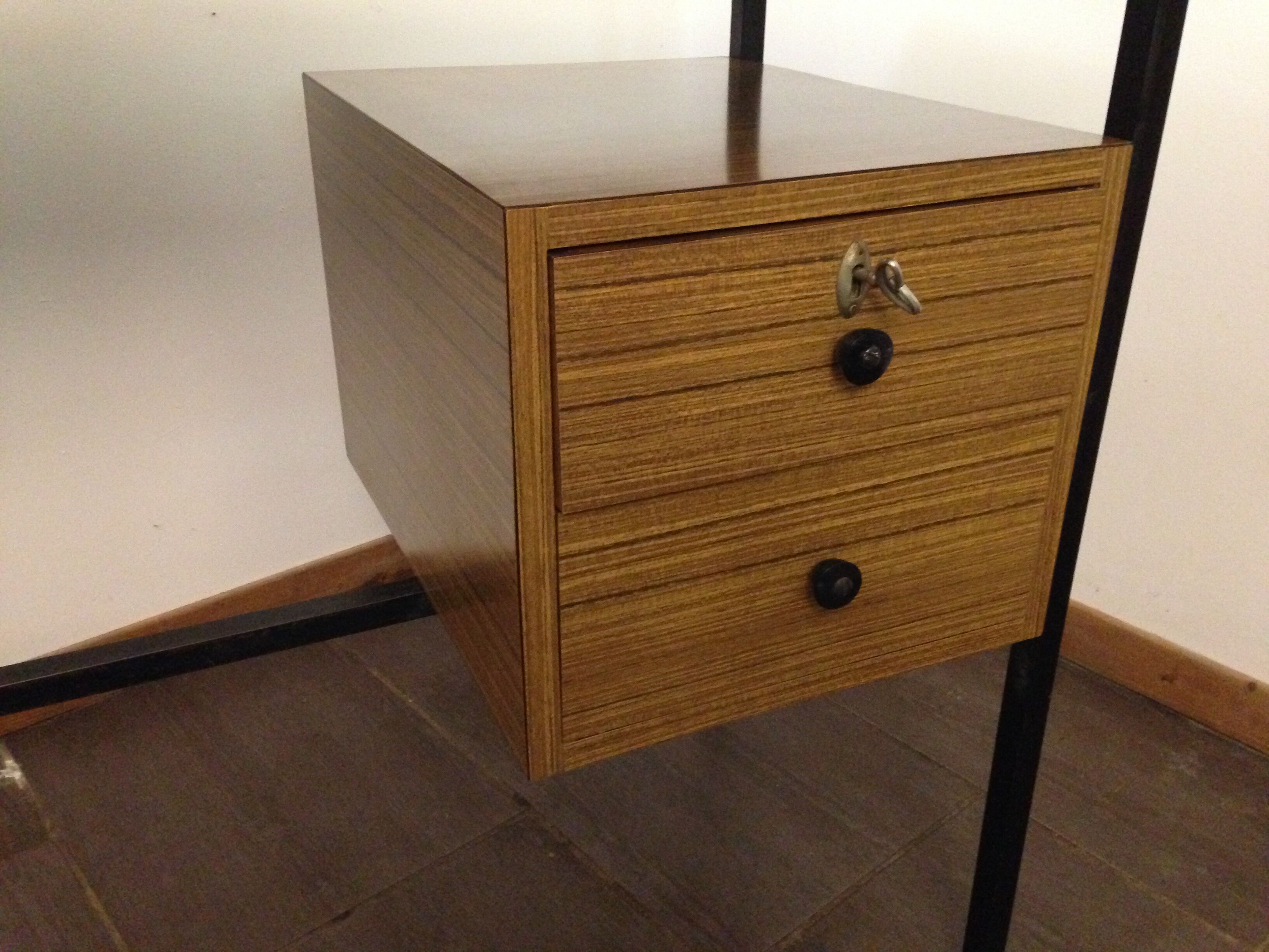 Bureau formica imitation bois 1950