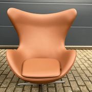 2x Fritz Hansen Egg chair by Arne Jacobsen in Cognac leather, new condition!