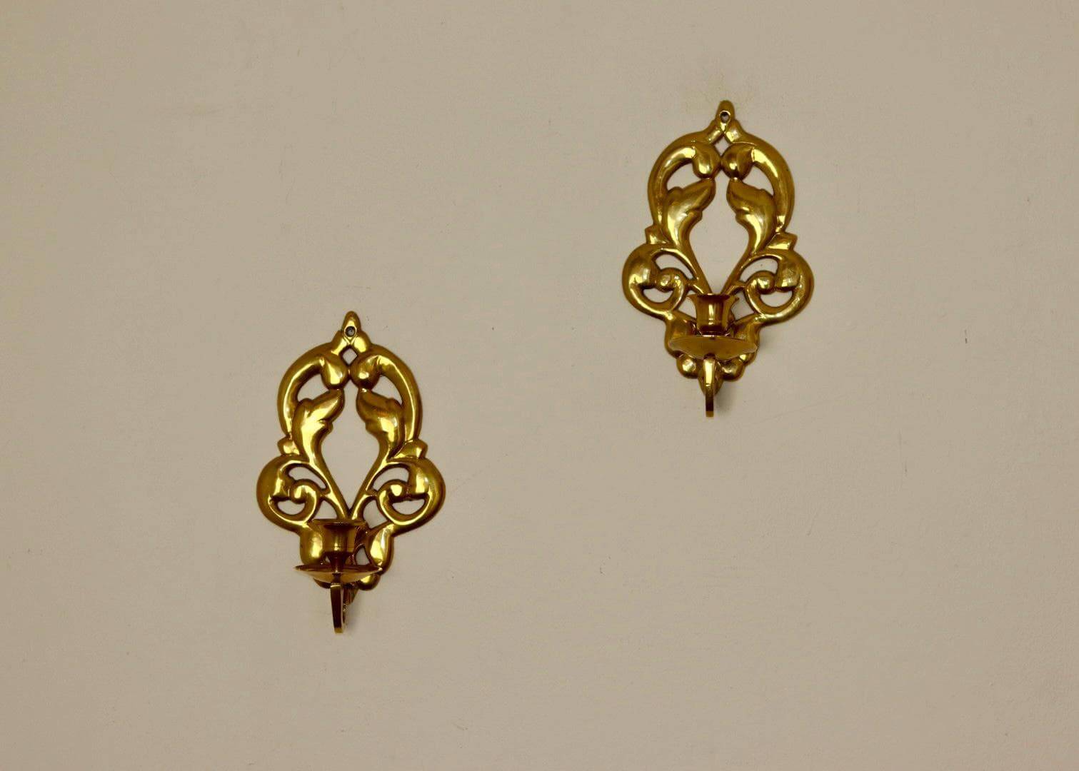 Paire d'appliques suédoises en laiton du milieu du siècle