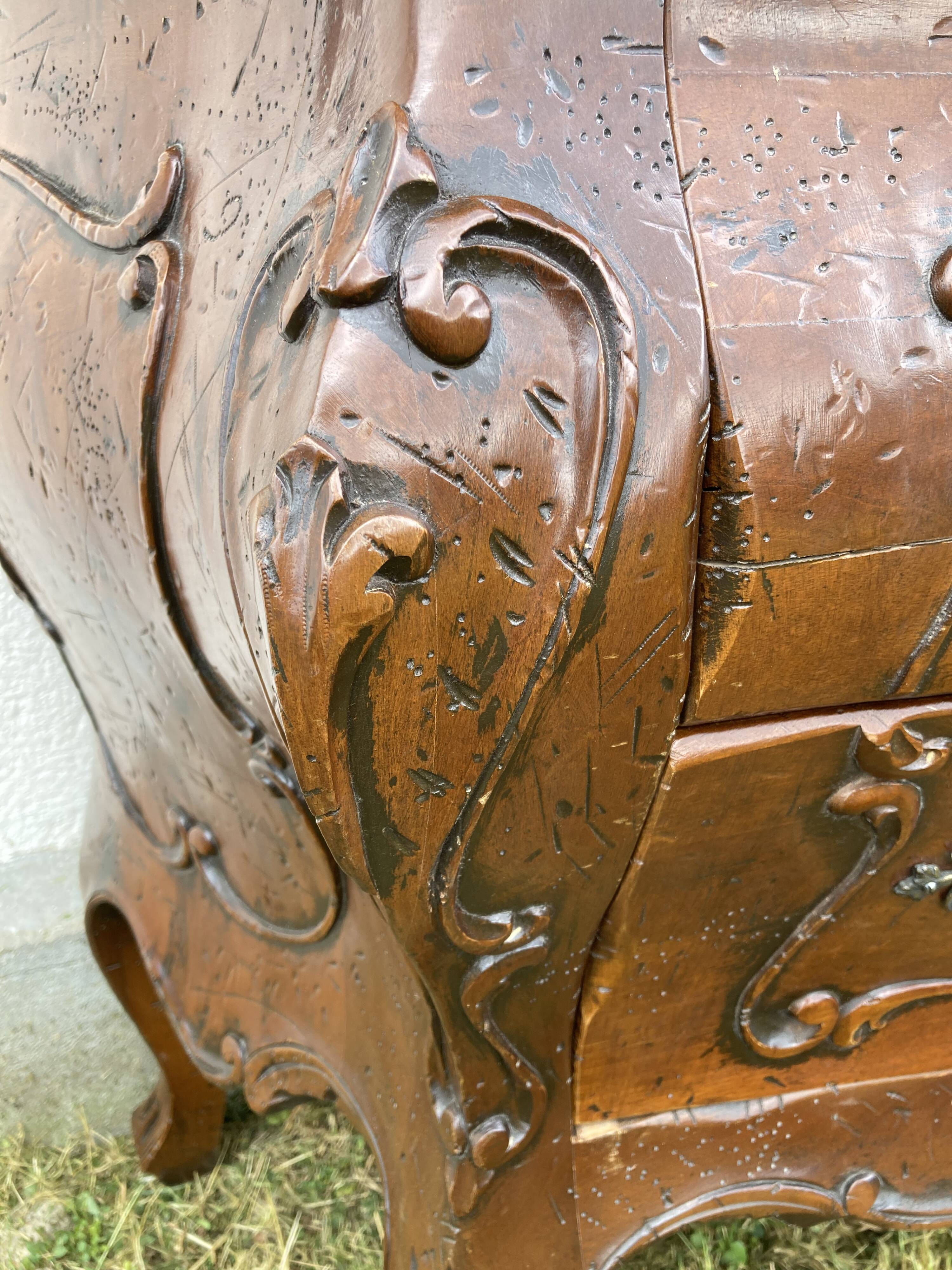 Louis XV style chest of drawers with four drawers