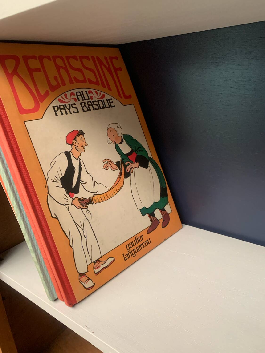 Parisian bookcase, Perriand type