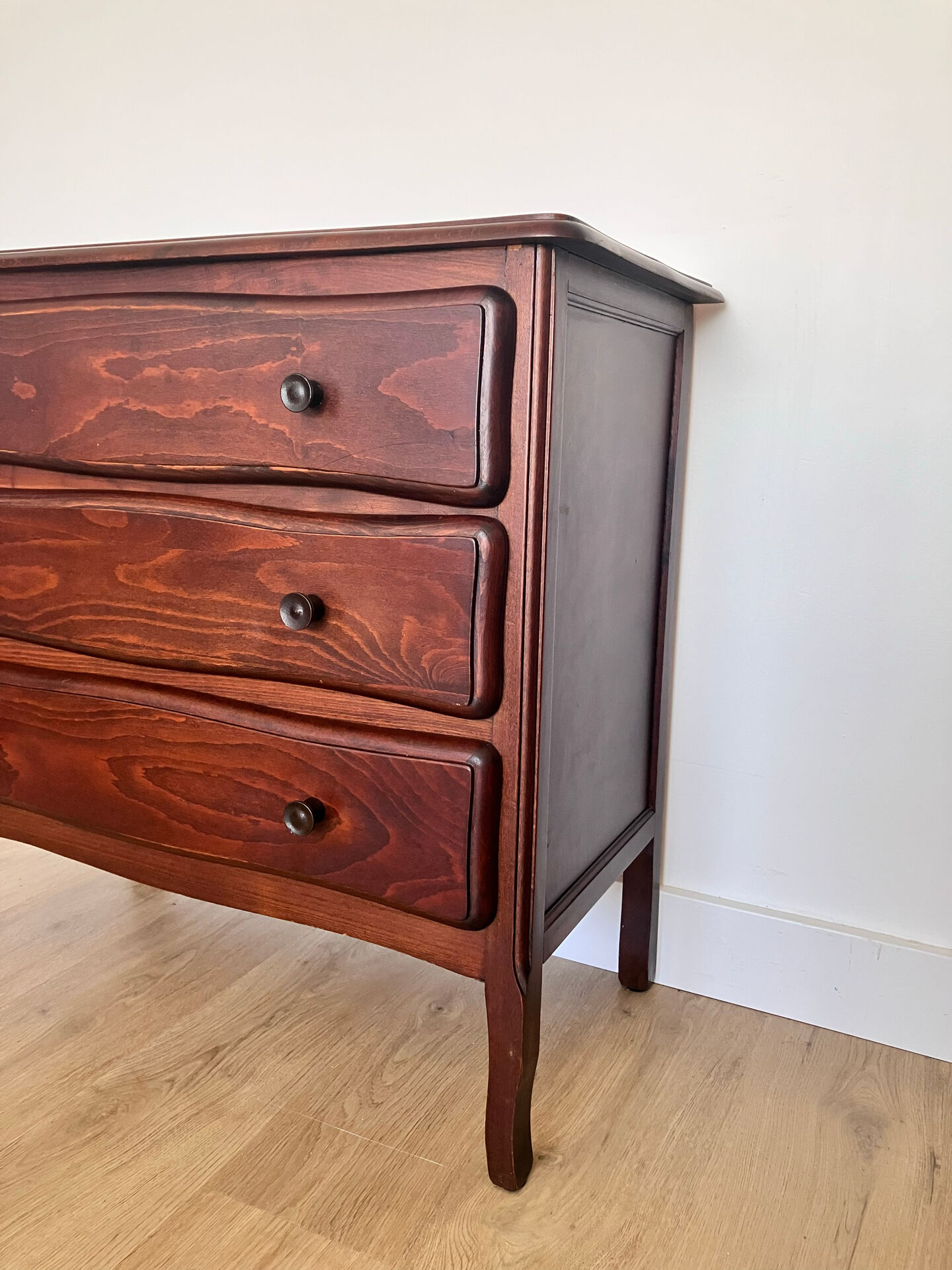 Solid wood chest of drawers