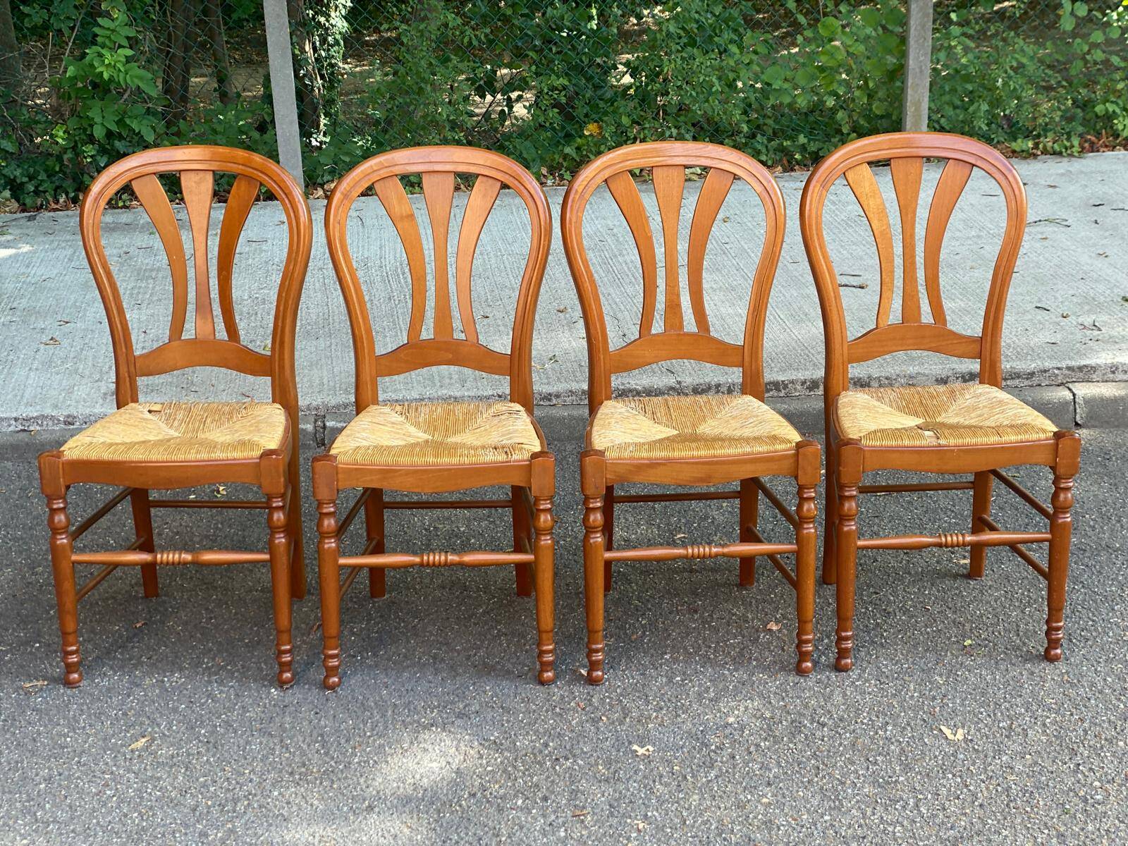 4 country-style Louis Philippe medallion chairs with rush seats from the 1970s.