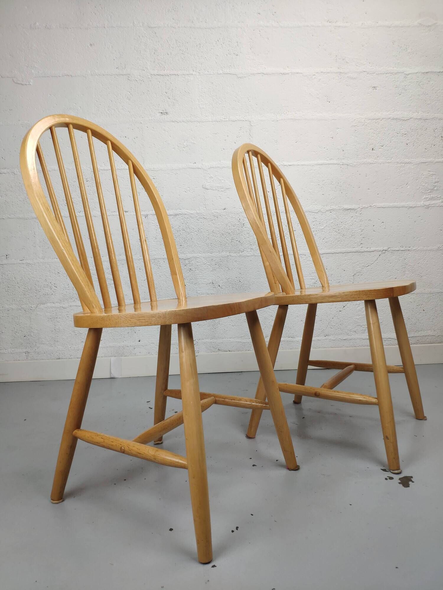 Paire de chaises en pin