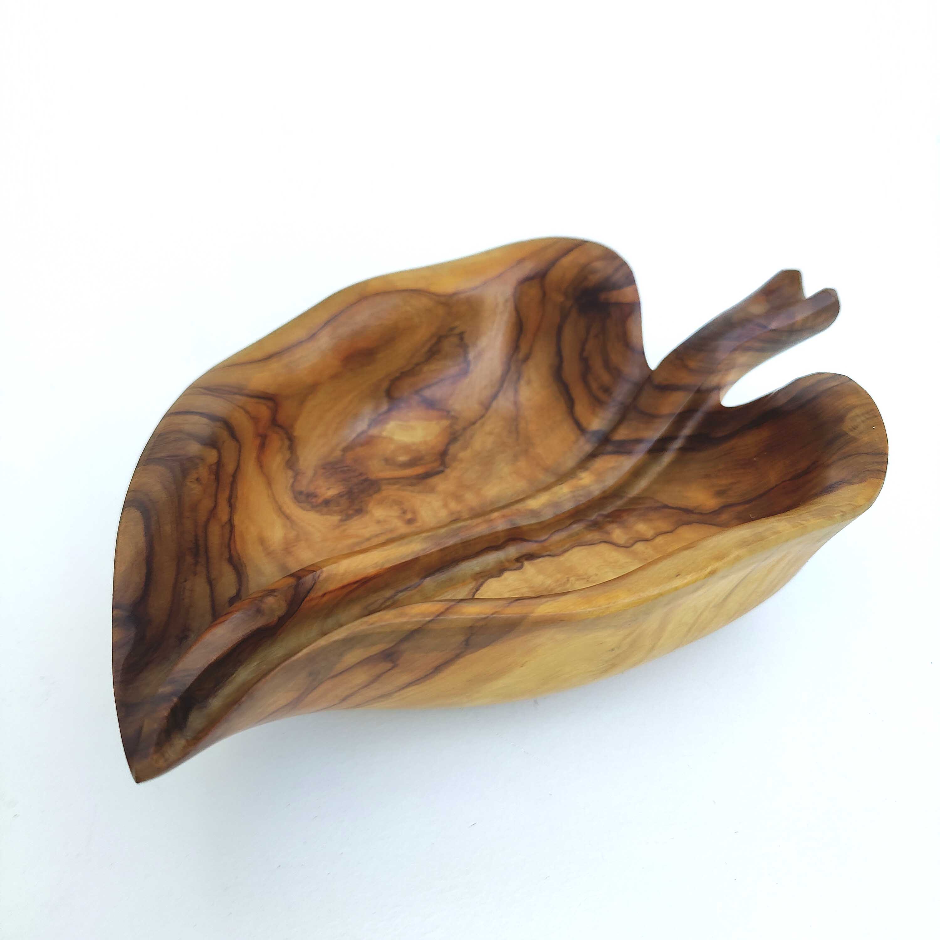 Vintage solid wood basket leaf shape