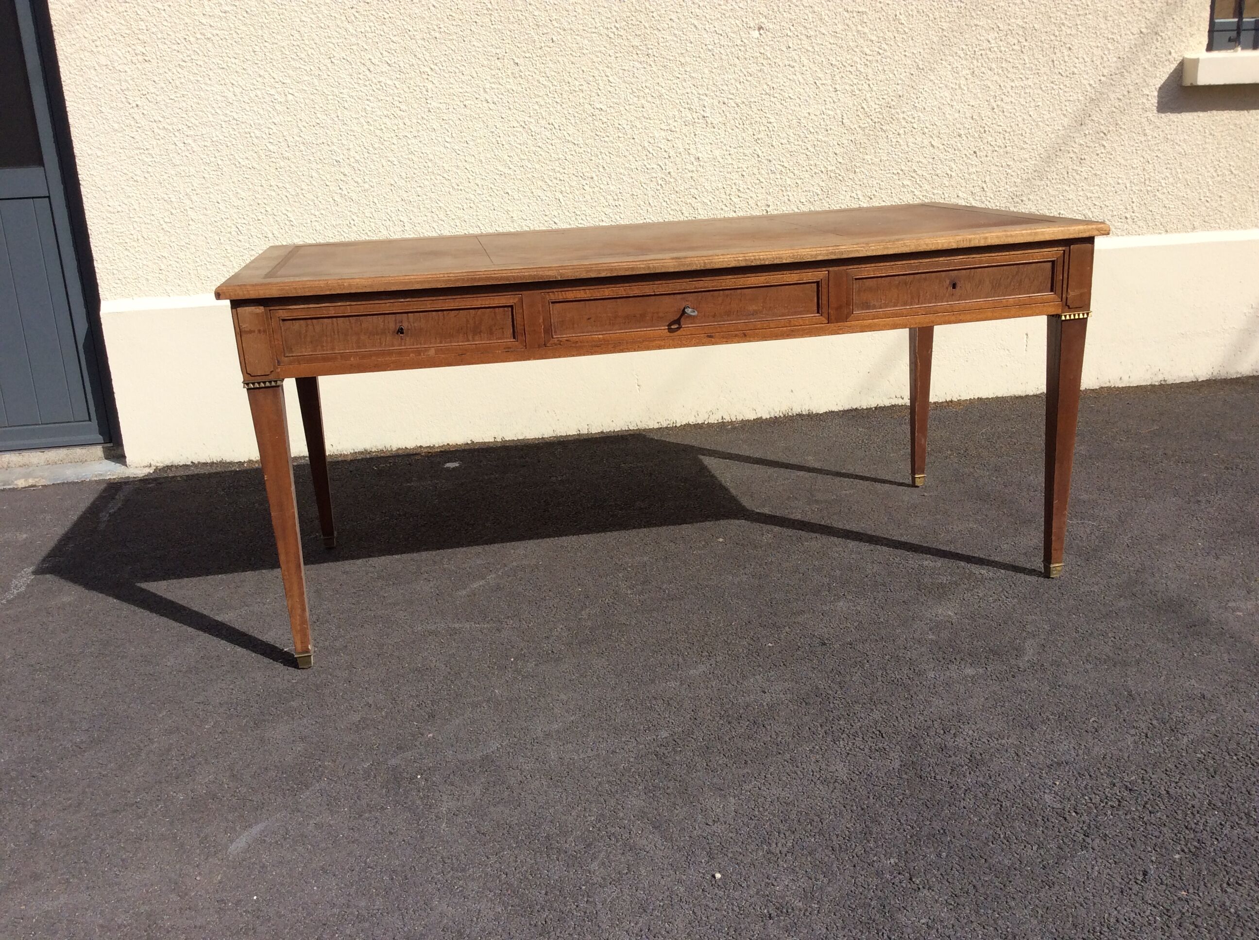 Bureau de style Louis XVl en acajou