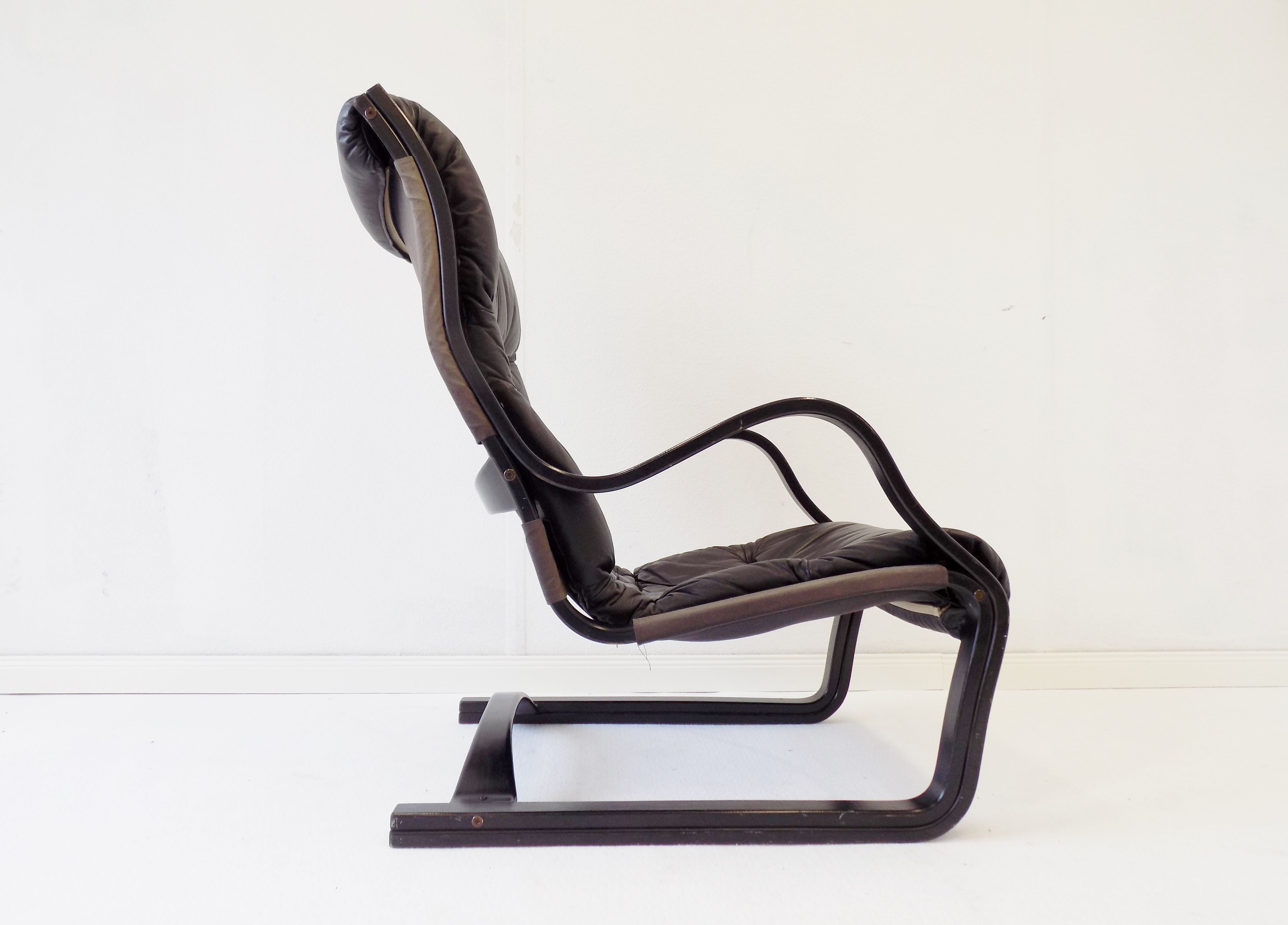 Asko Koivutaru black leather armchair by Esko Pajamies