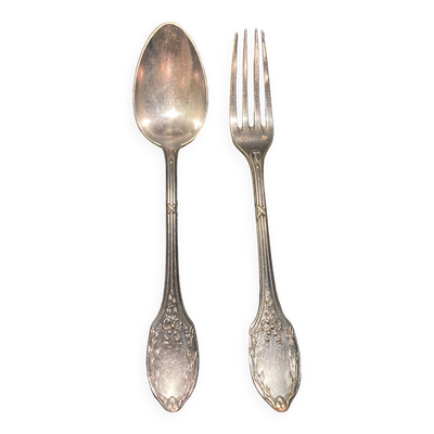 Fourchette et cuillère à soupe en métal argenté dans leur boîte de la marque ''CERAVER OSTEAL