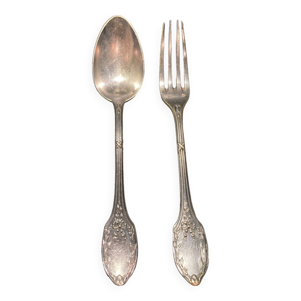 Fourchette et cuillère à soupe en métal argenté dans leur boîte de la marque ''CERAVER OSTEAL