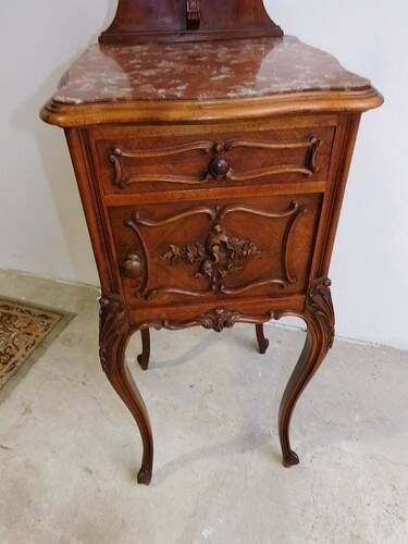 Chevet rocaille en noyer