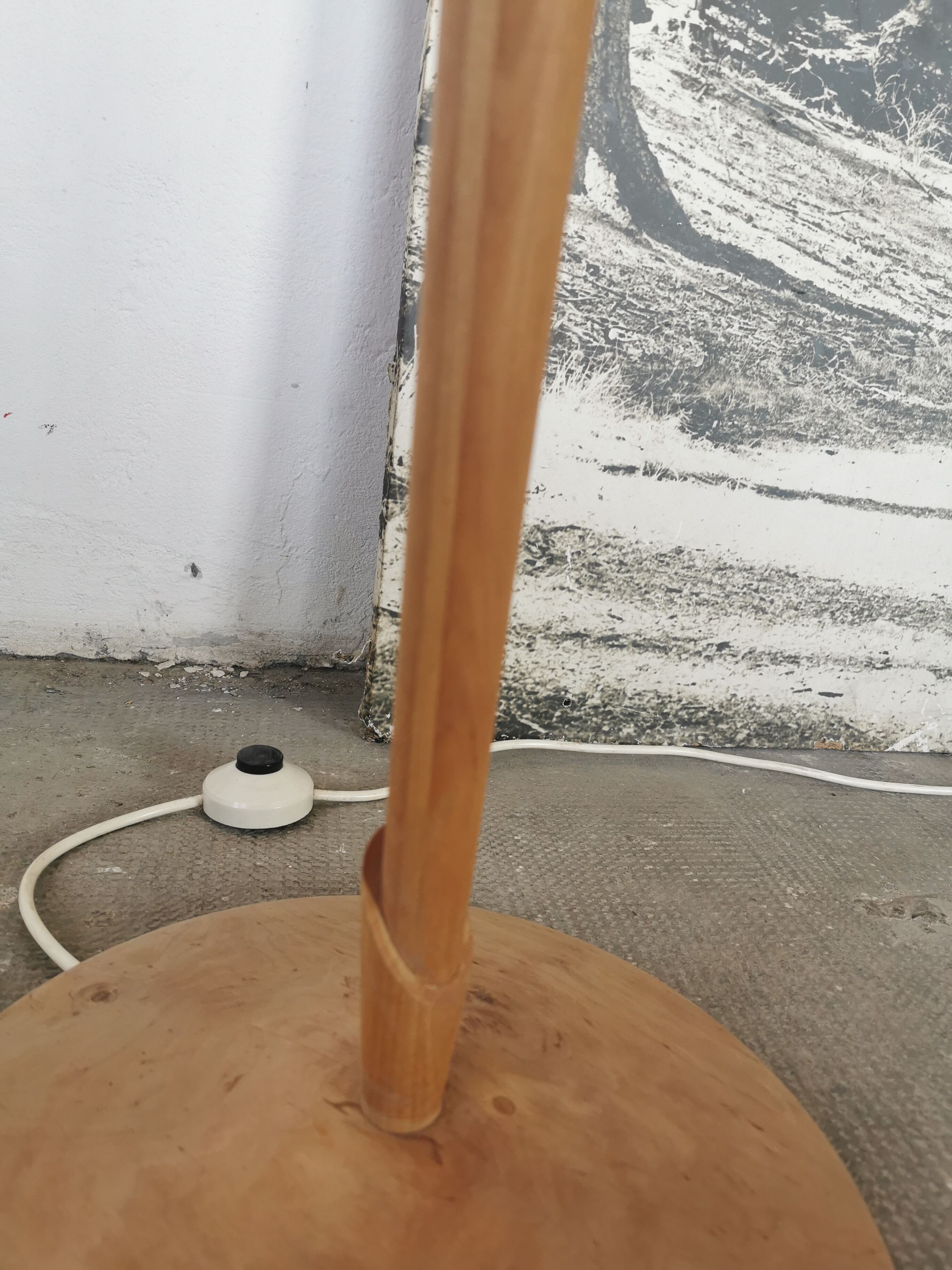 Floral wooden floor lamp