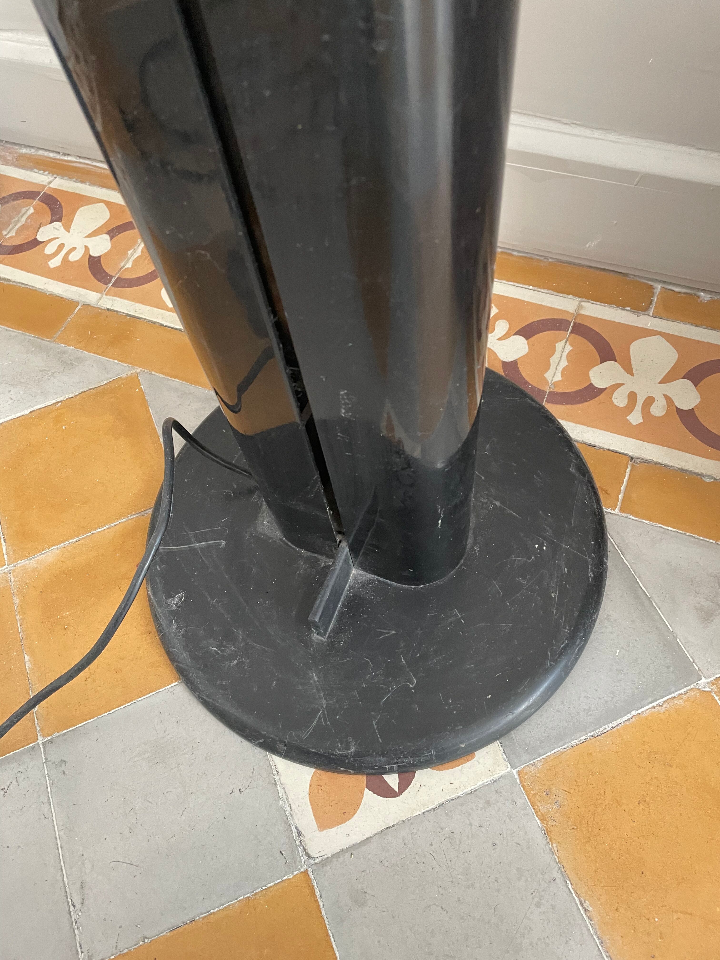 Megaron floor lamp by Gianfranco Frattini, artemide