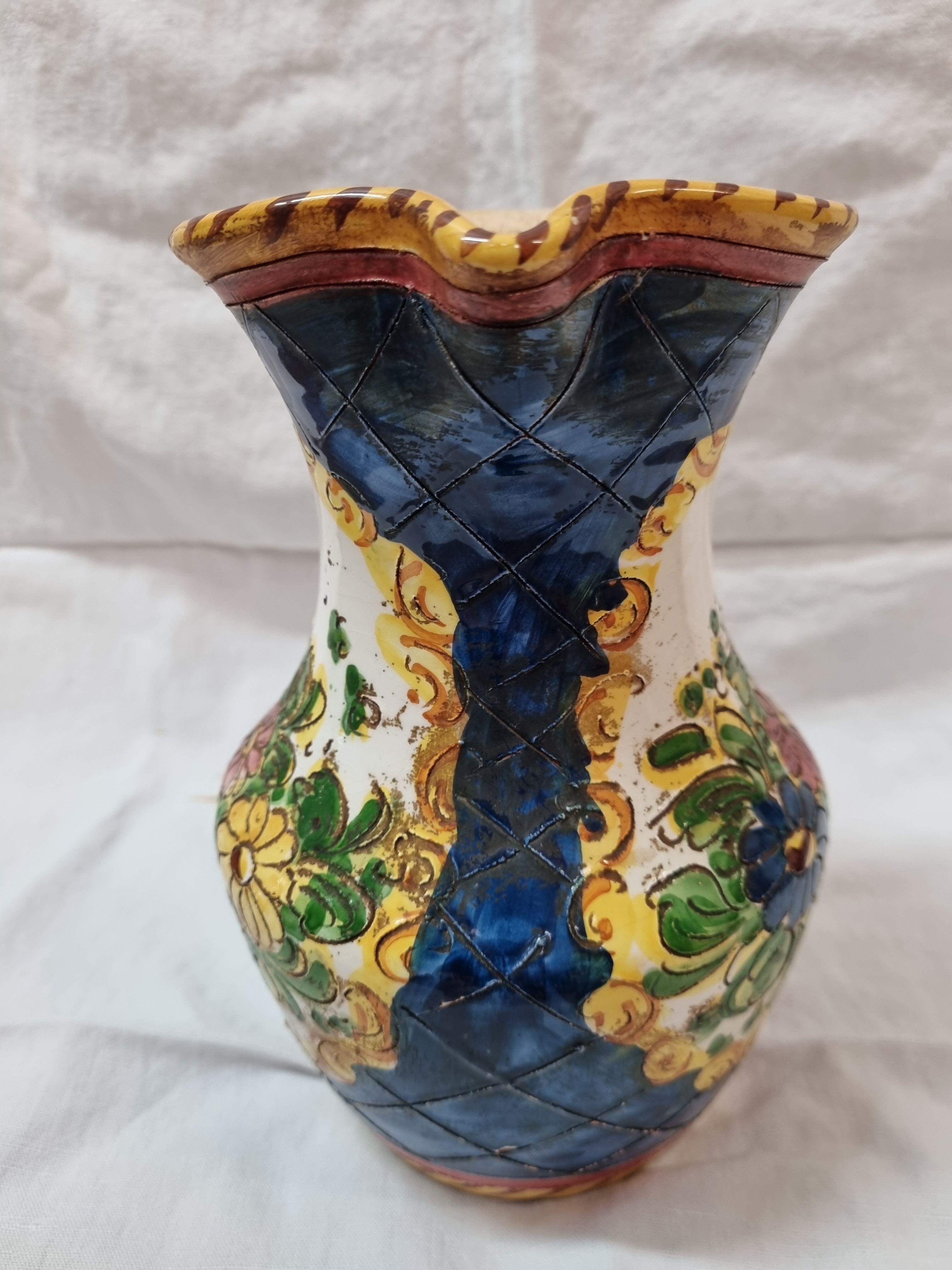 Hand-painted earthenware pitcher Deruta