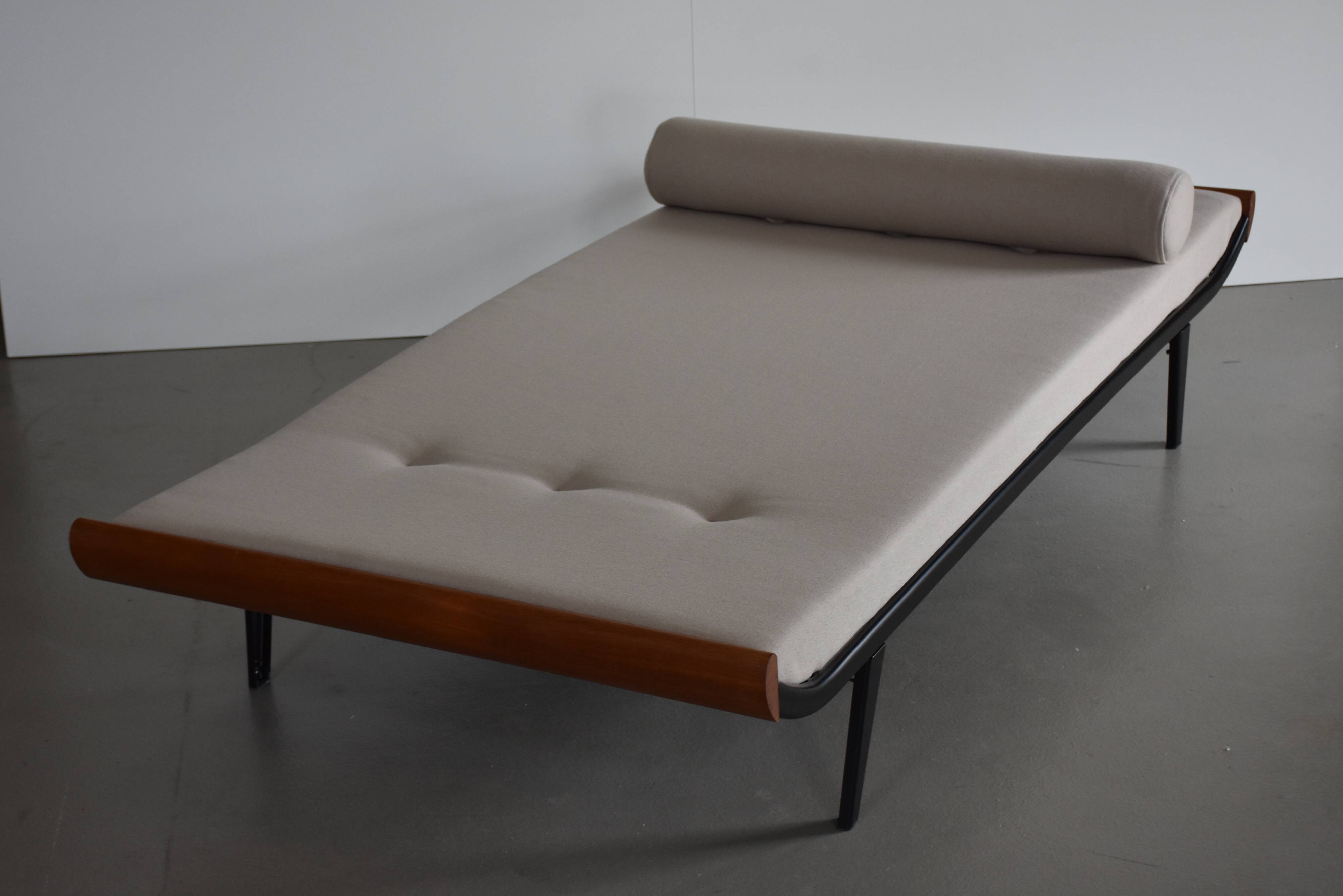 Mid-century Cleopatra daybed, teak and metal frame, 1960s