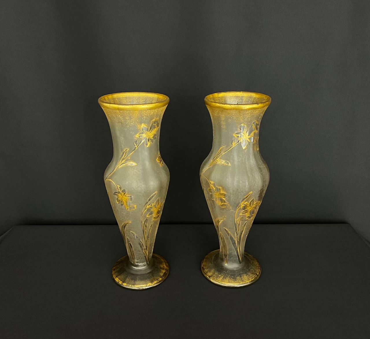 Pair of frosted glass vases with golden floral decoration – Sa Crystal Factory
