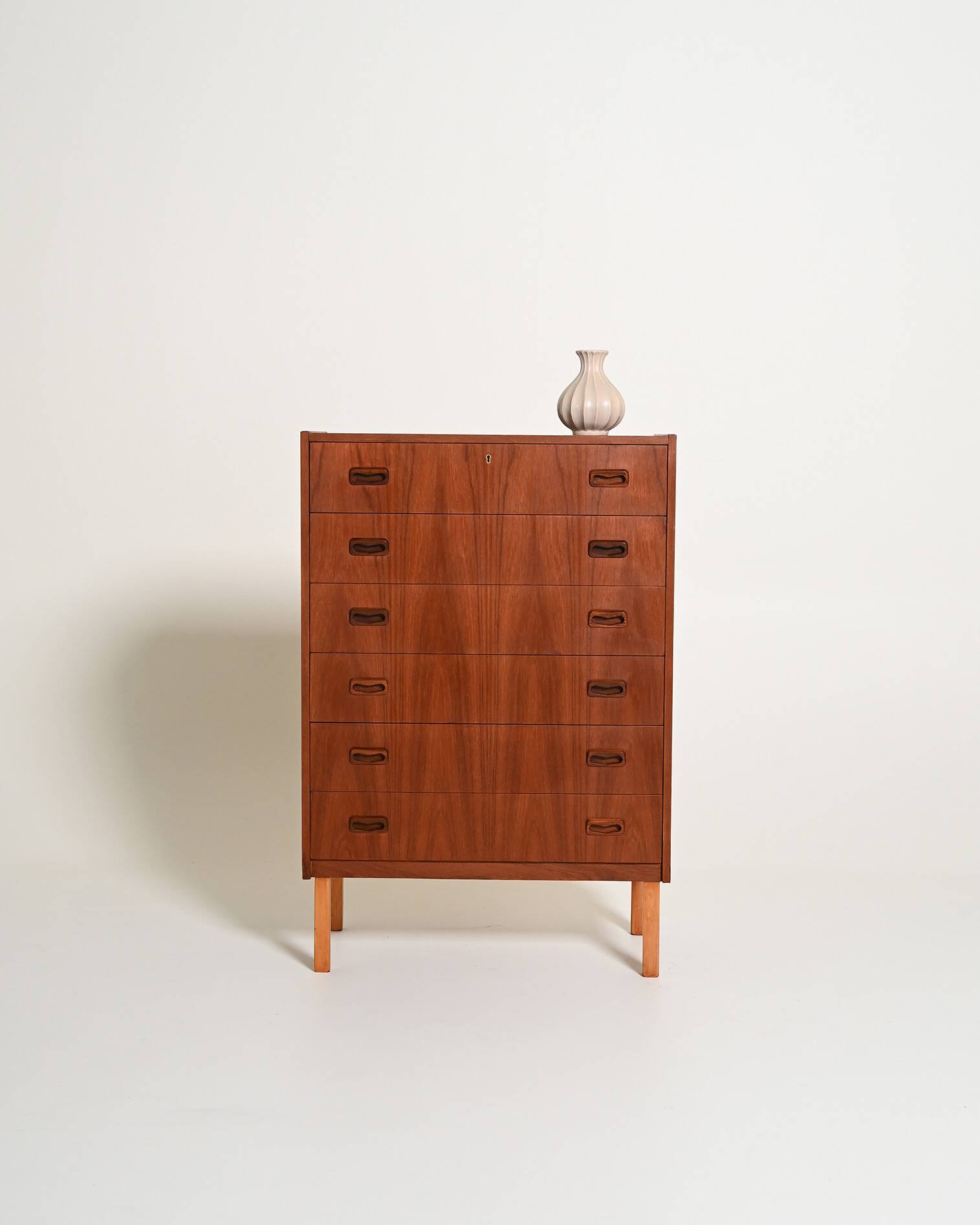 Commode haute en teck et chêne scandinave, années 1960