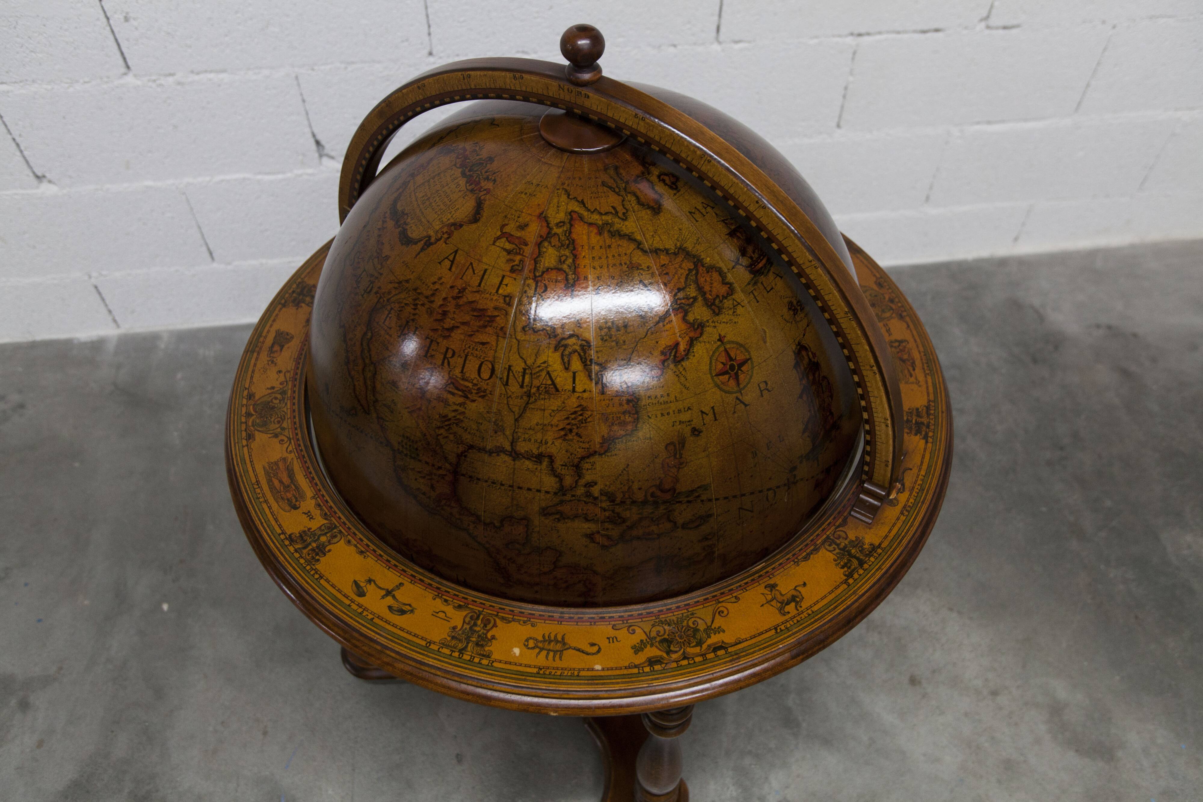 Bar globe maps rolling world