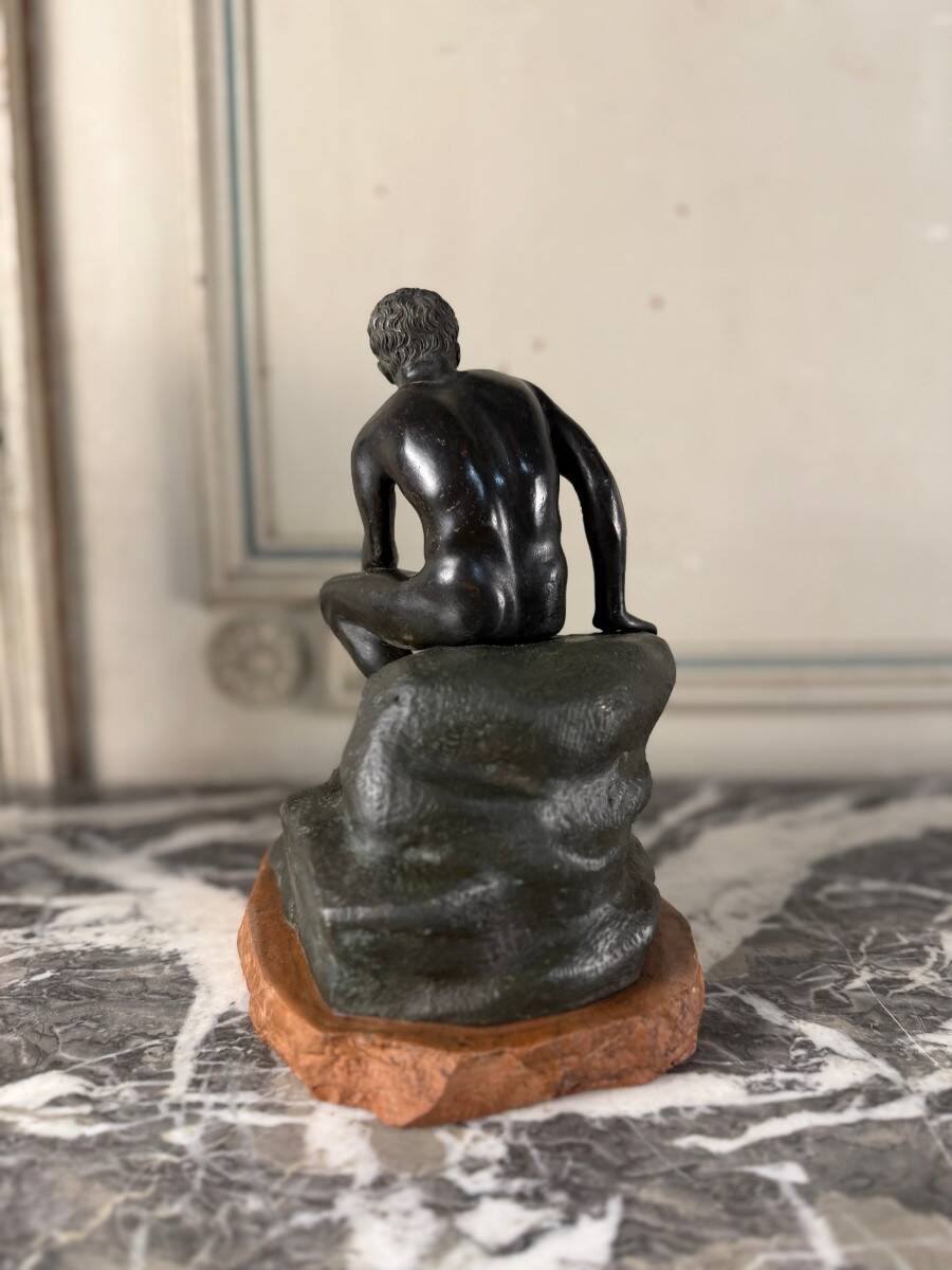 Hermès au repos, bronze Grand Tour, patine noir et verte, XIXème siècle