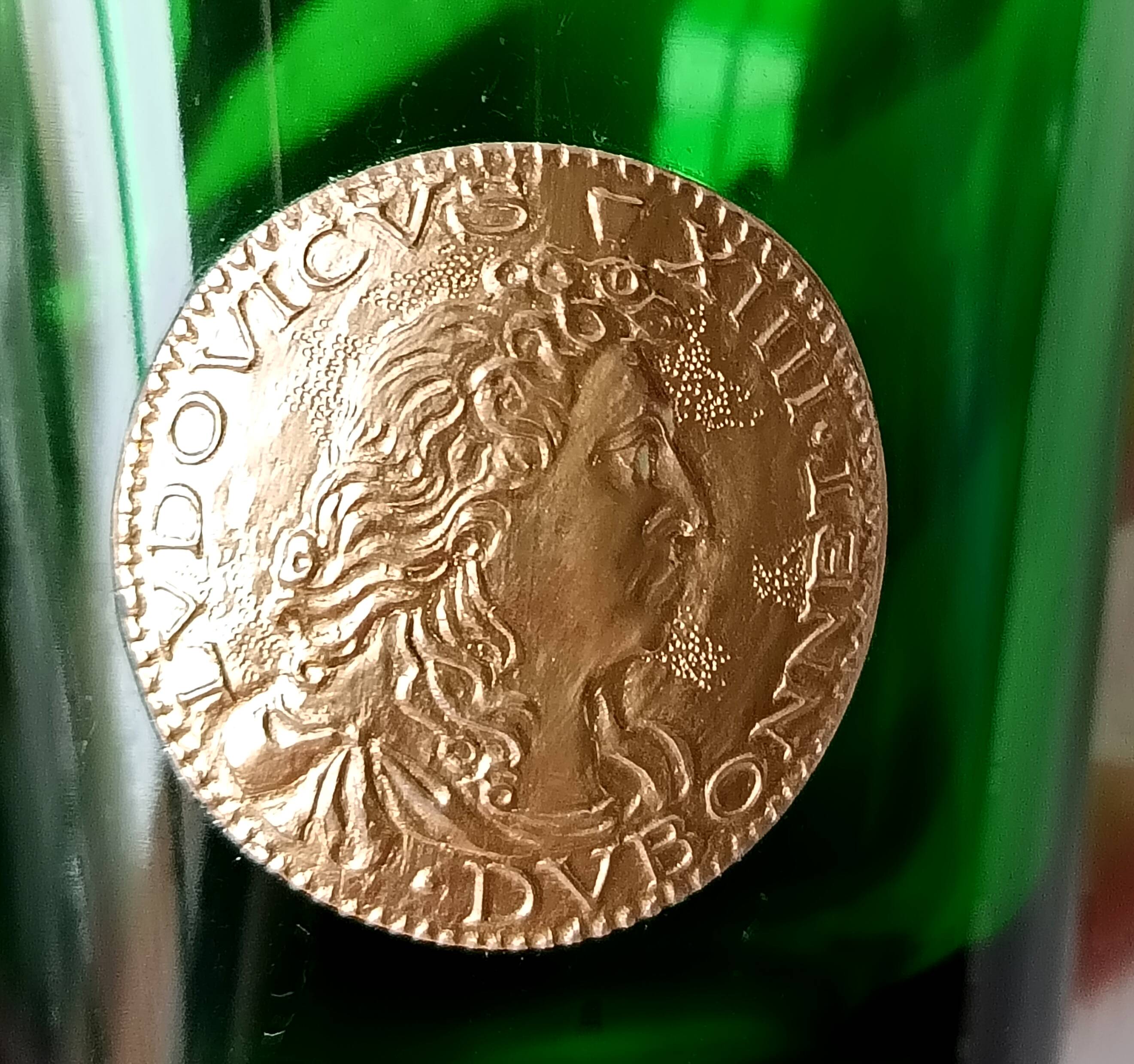 4 green dubonnet byrrh glasses with medallion of the kings of france