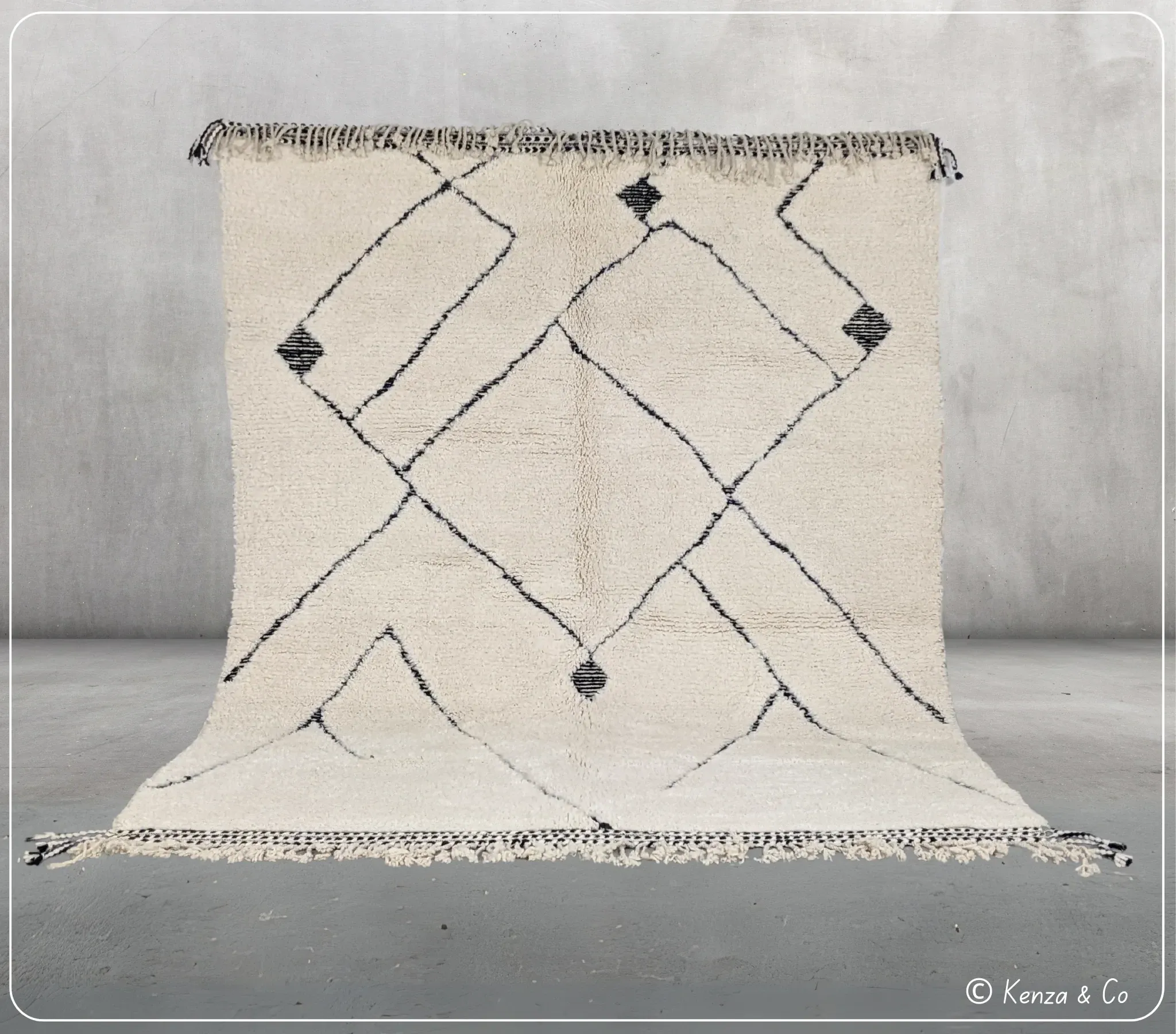 Large Beni Ouarain rug, 285 x 220 cm || 9.35 x 7.22 feet, G-293