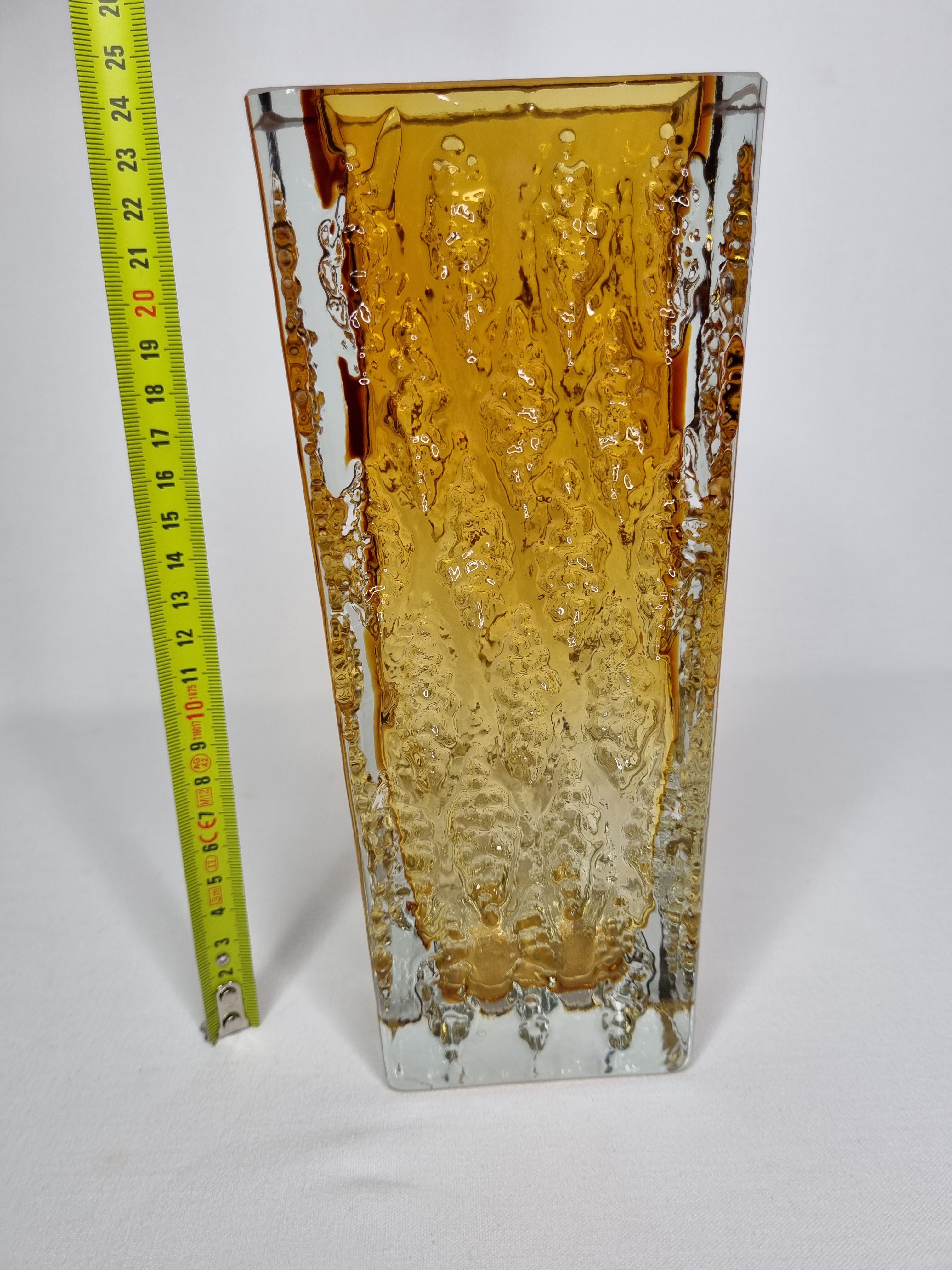 Vase in colored molded crystal of the 50s, 24 cm