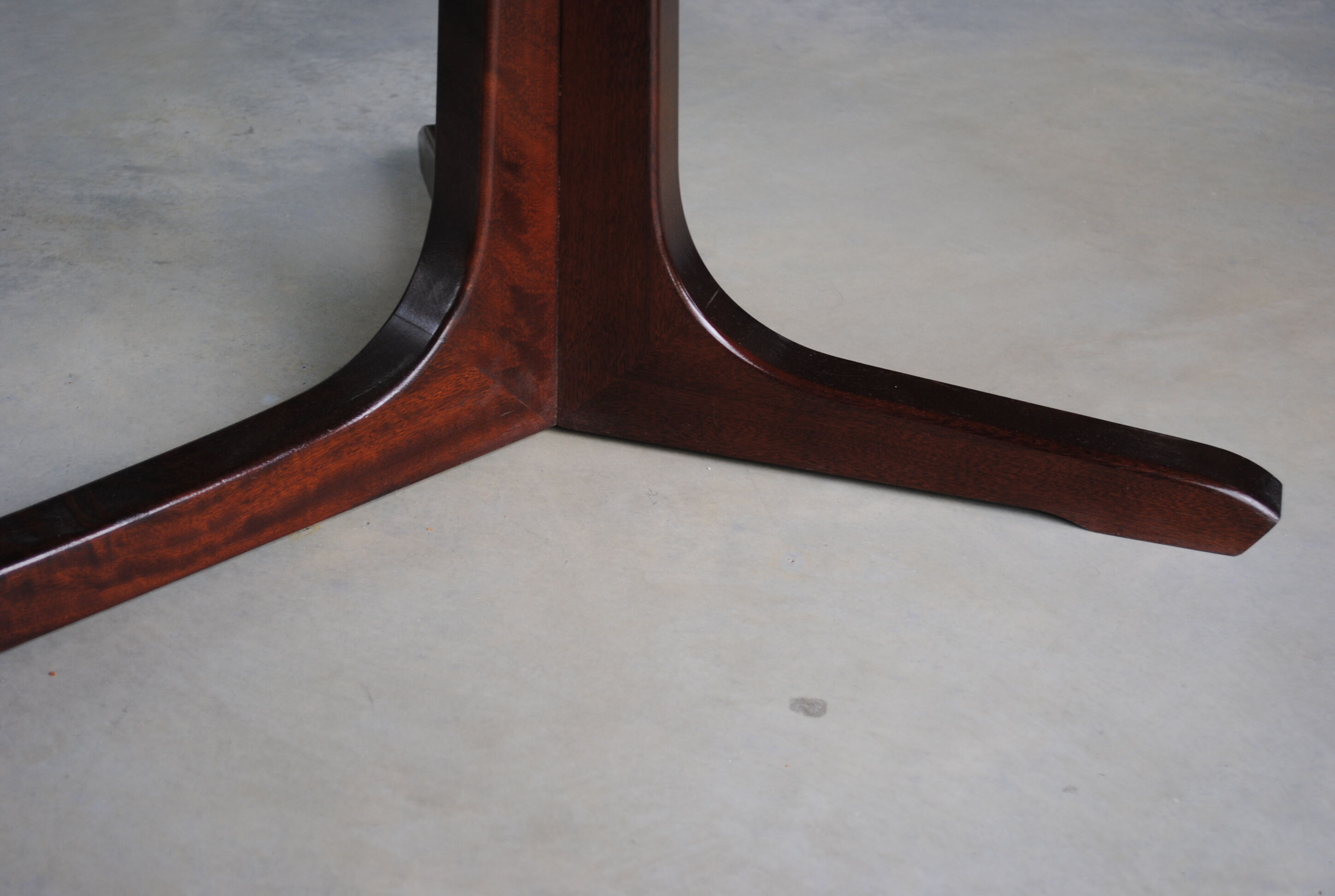 Table ovale Baumann