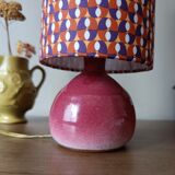 Duo lamp with raspberry ceramic base and vintage print lampshade
