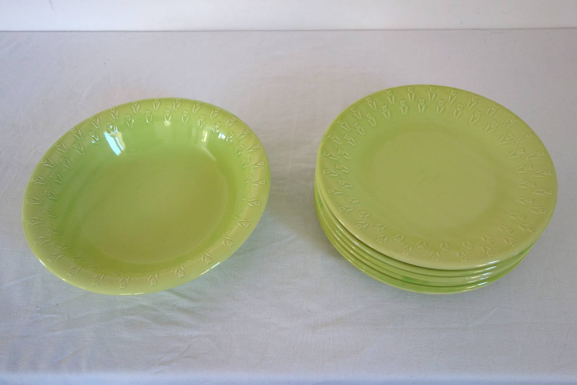 6 antique dinner plates and serving dish Ceramiche, Italy