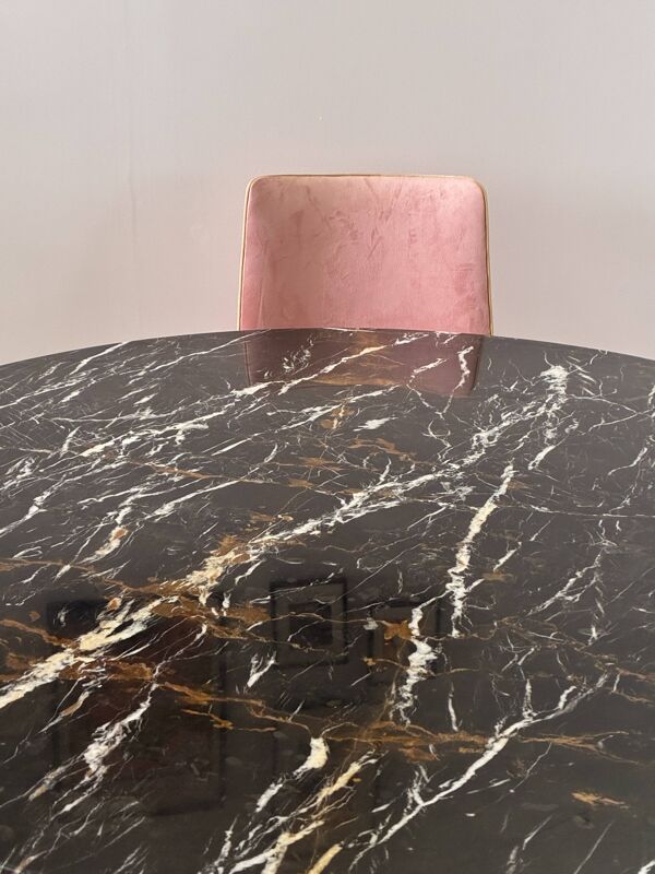 Table ronde AMPM en marbre noir / brun + Pied Tulipe _ Diamètre 120 cm